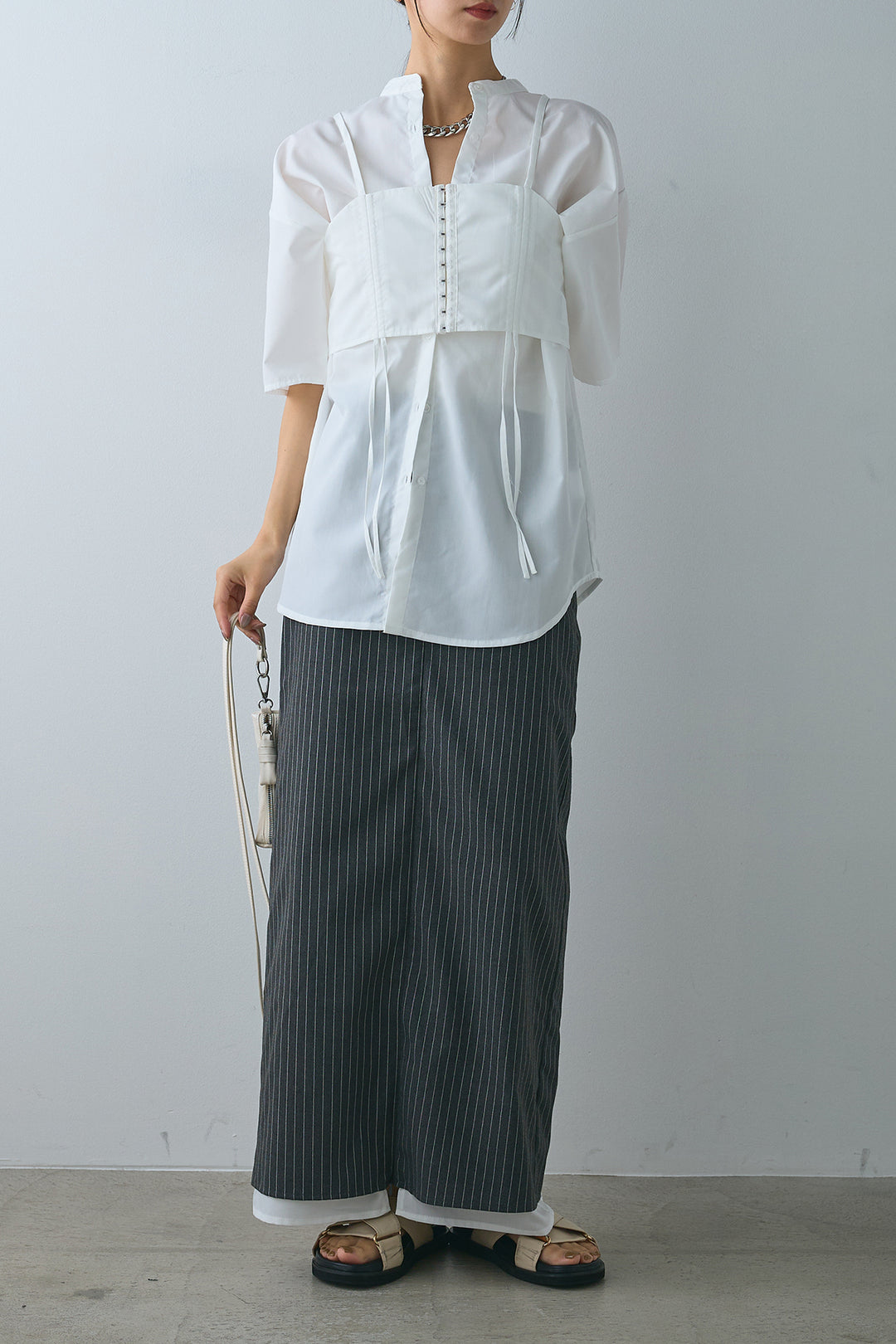 [SET]ホックビスチェ付きバンドカラーシャツ+ストライプストレートスカート(2set)