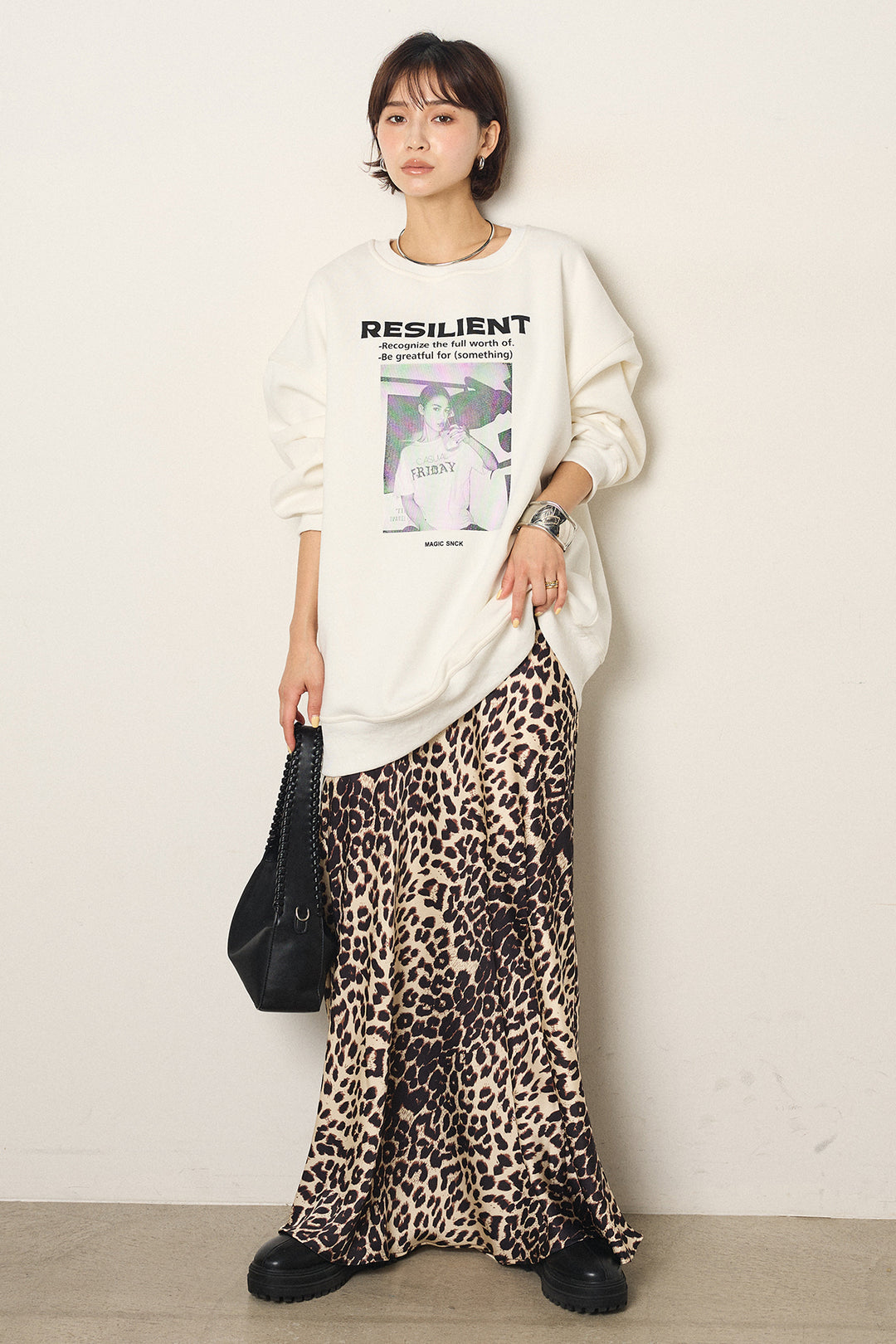 [SET]モノトーンプリントスウェット+レオパード柄サテンスカート(2set)