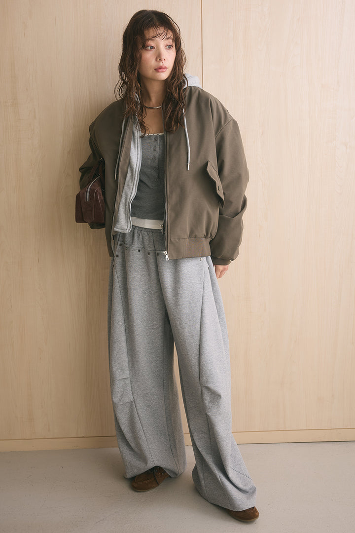 [SET]カレッジロゴフーディーブルゾン+スタッズ付きニーサイドタックスウェットパンツ(2set)