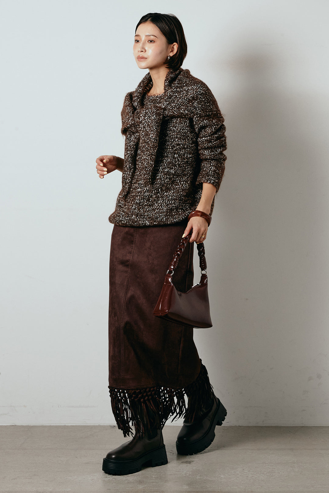 [SET]スカーフ付きミックスニットトップス+スウェードライク裾フリンジスカート(2set)