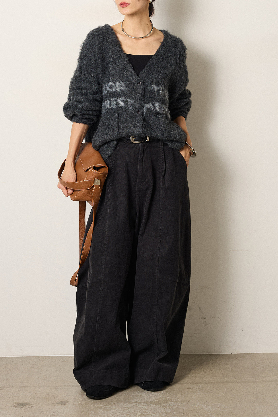 [SET]ウール混透かしロゴニットカーディガン+タック入りコーデュロイワイドパンツ(2set)