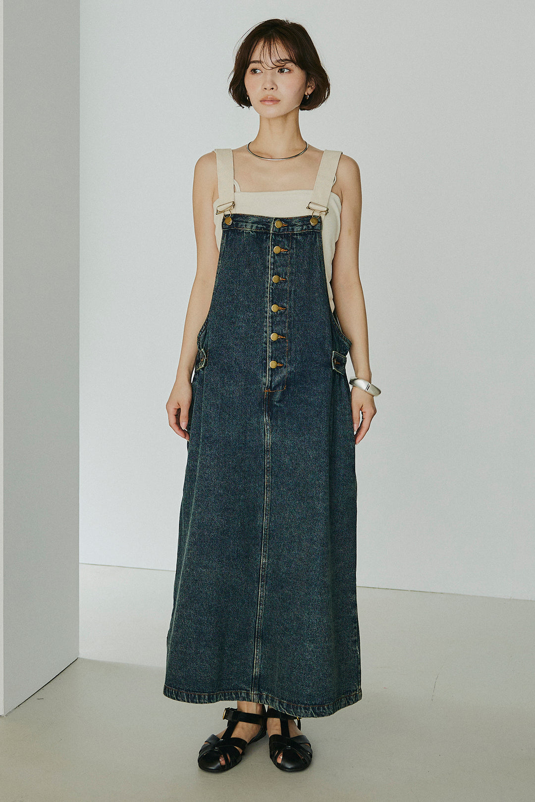 [SET]ケープカラーナイロンブラウス+配色ショルダーデニムサロペットスカート(2set)