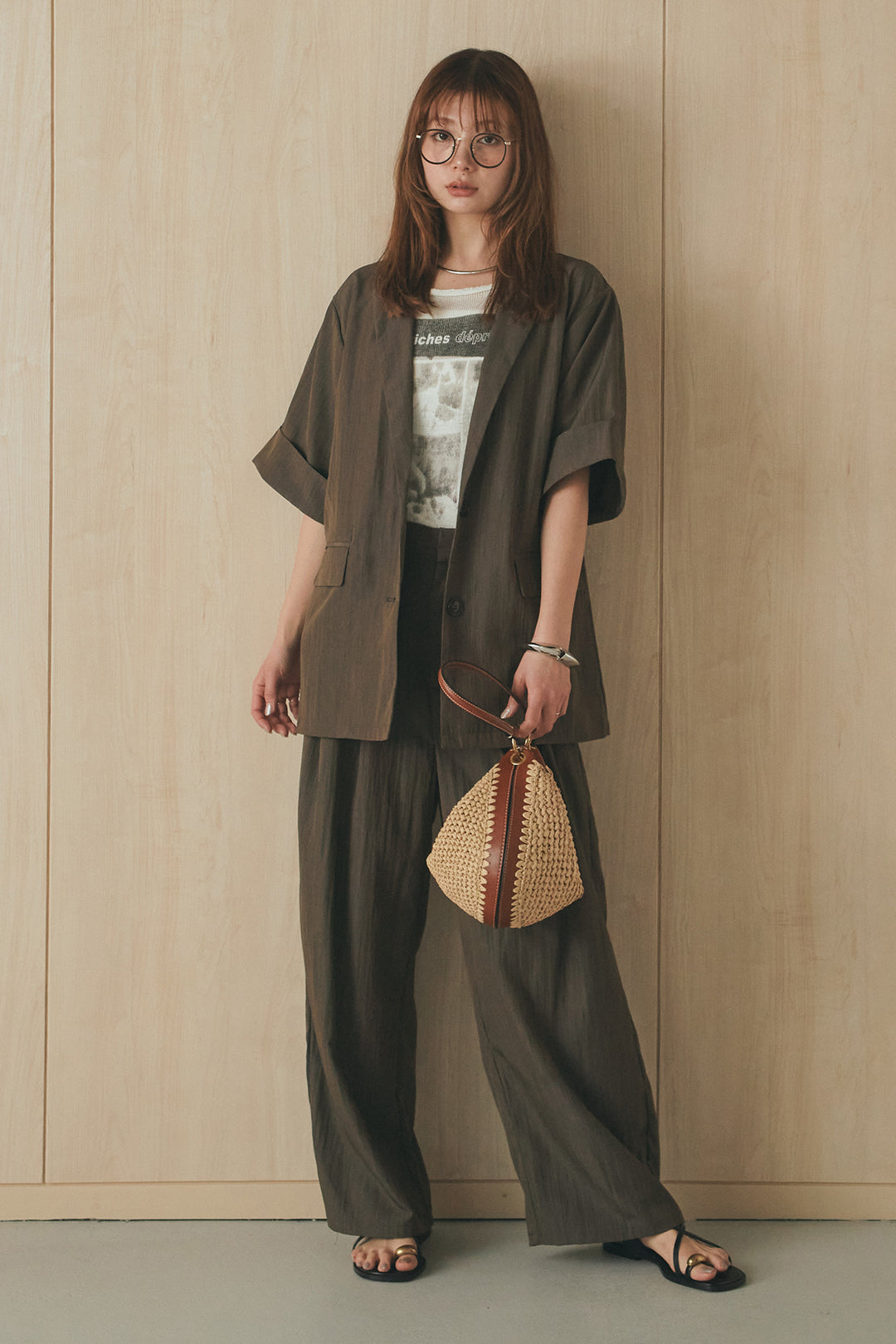 [SET]半袖モノトーングラフィックトップス+リネンライク2タックワイドパンツ(2set)