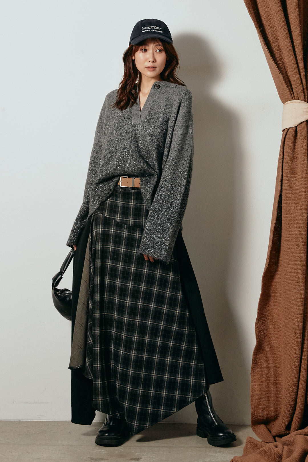 [SET]グラデーションラメニットキーネックプルオーバー+フェイクレザーベルト付き切り替えタータンチェックスカート(2set)