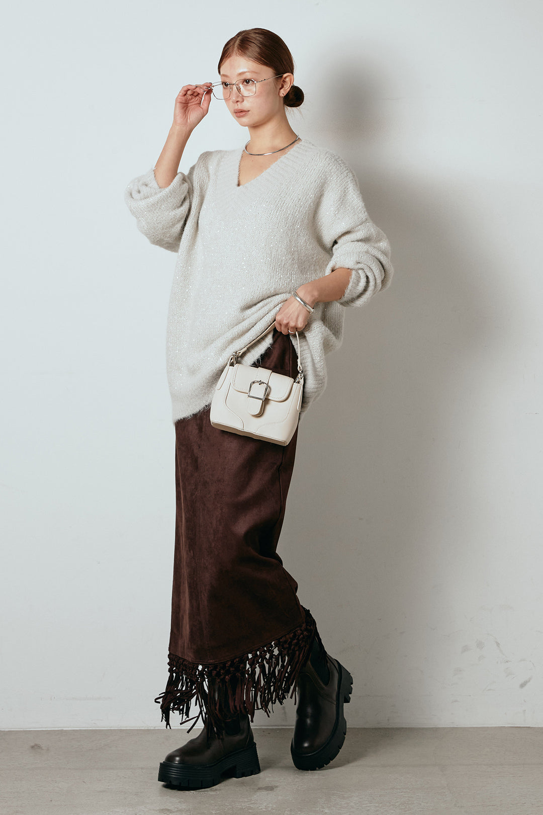 [SET]Vネックルーズラメニットトップス+スウェードライク裾フリンジスカート(2set)