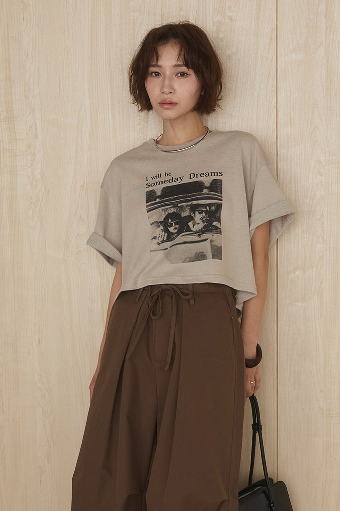 HILLDA トップス 黒 スリムT Lust Slim Tee Beige 即納】グラフィックサムデイワイドクロップドT – ESICA