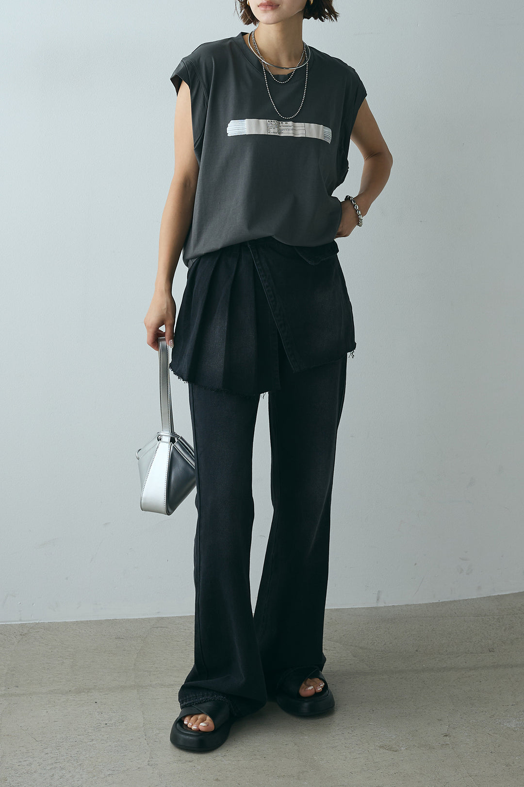 [SET]英字デザインノースリーブTシャツ+レイヤードデニムパンツ(2set)