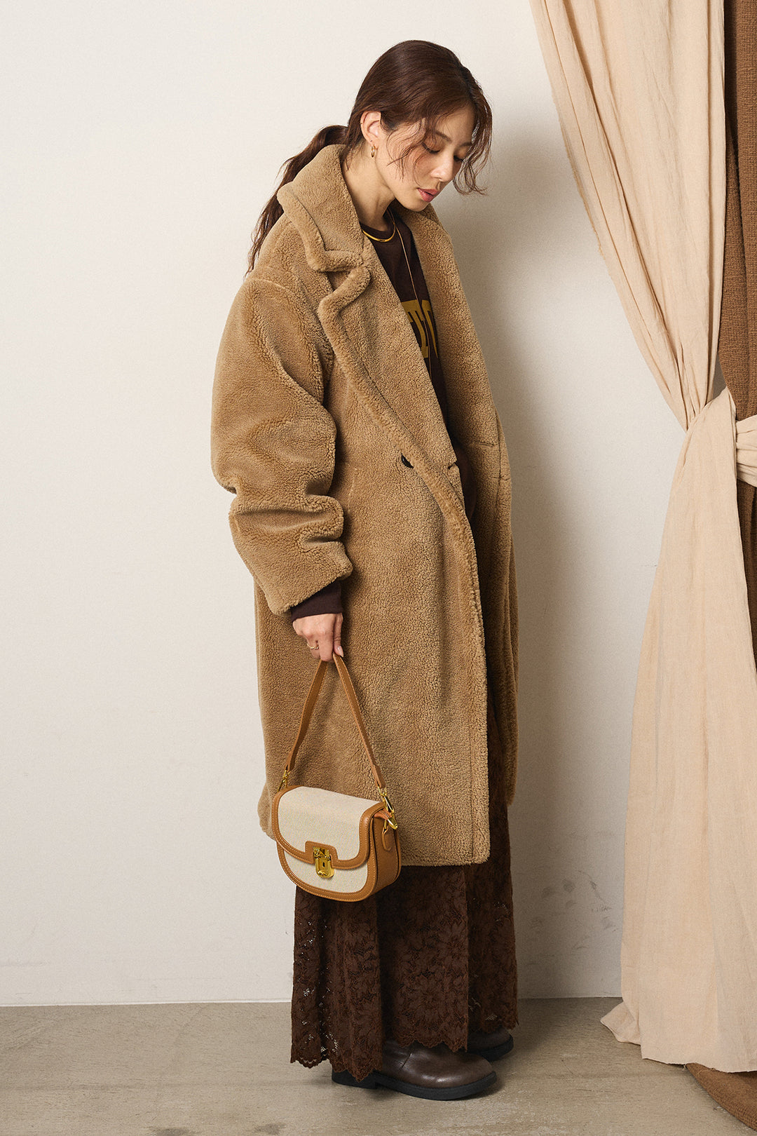 [SET]テディボアロングコート+ロゴデザインルーズスウェット+花柄刺繍ベロアフレアスカート(3set)