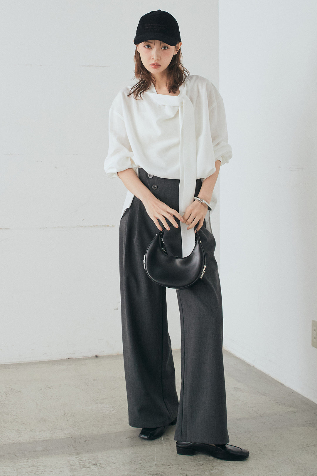 [SET]ニュアンスボータイブラウス+斜めボタンタック入りスラックス(2set)