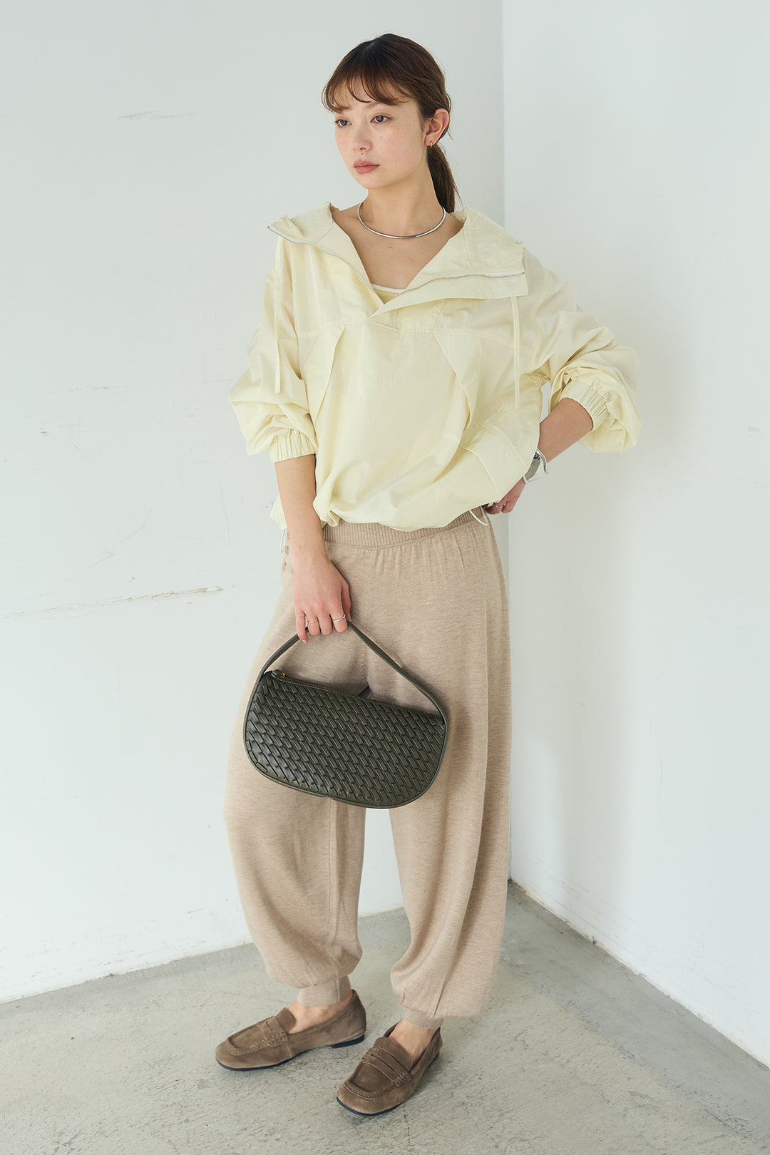 [SET]ナイロンフーディーブルゾンアウター+裾絞りリブニットパンツ(2set)