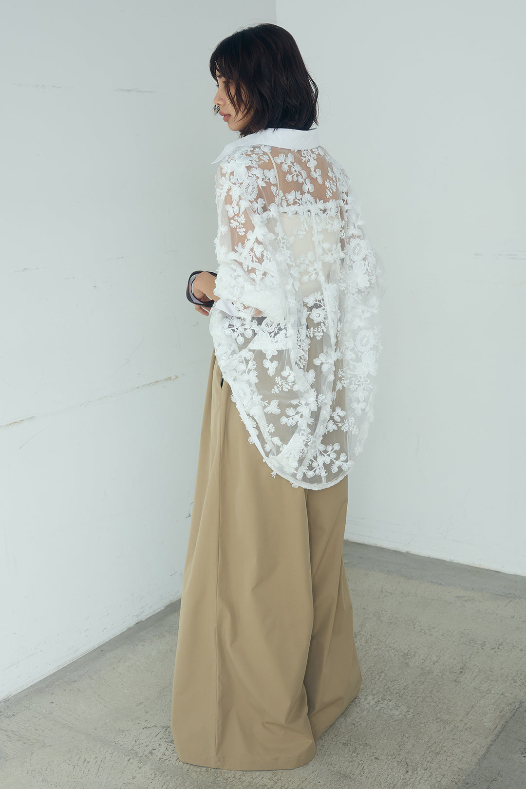 [SET]立体フラワー刺繍レースシャツ+ベルトループデザインハイウエストタックパンツ(2set)