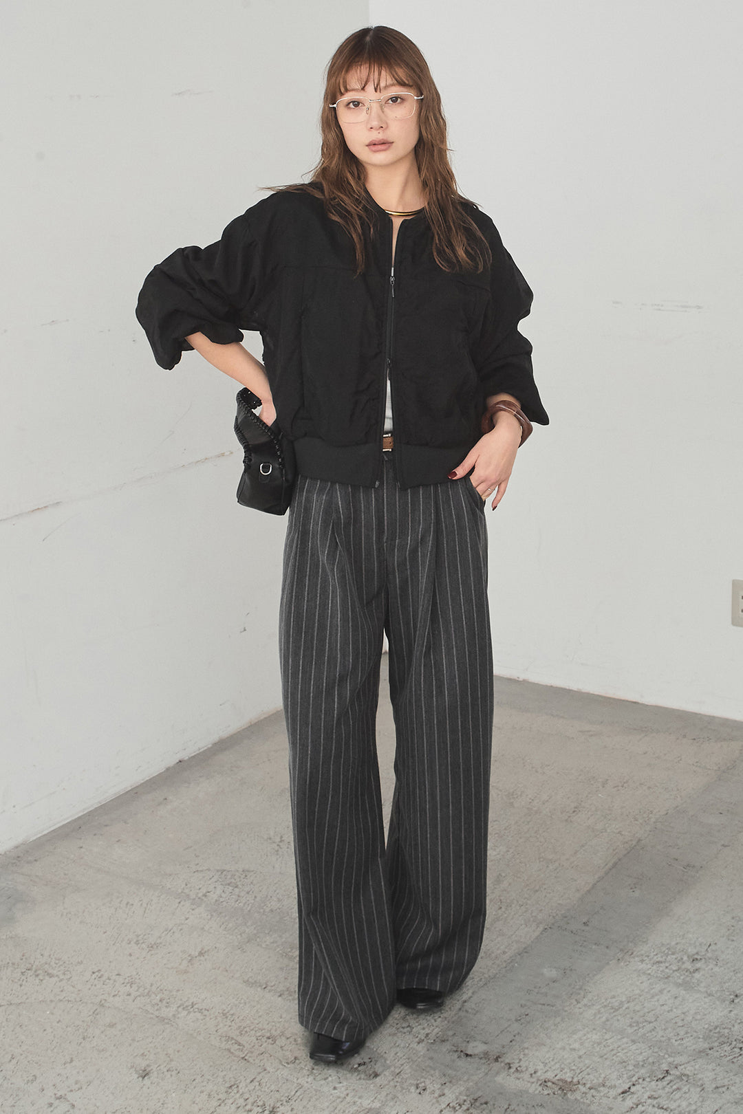 [SET]シアー×ポンチブルゾン+細ベルト付きピンストライプワイドパンツ(2set)