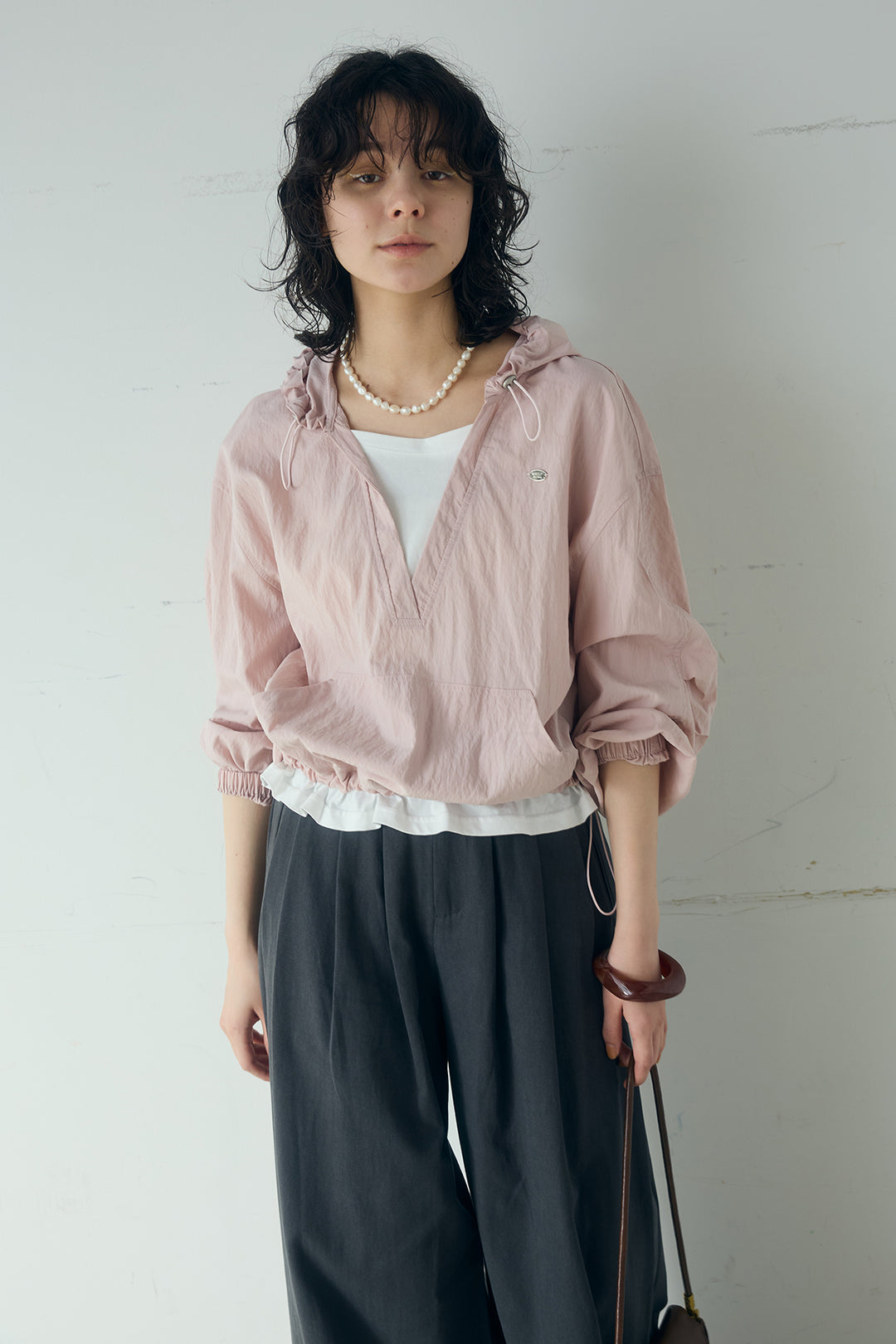 [SET]レイヤードデザインフーディートップス+サイド調整ベルトタックパンツ(2set)