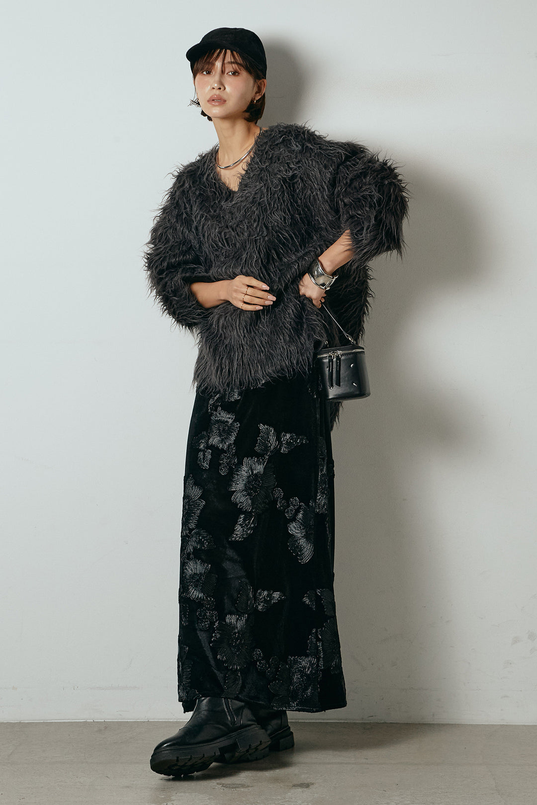 [SET]深Vネックシャギーニットトップス+フラワー刺繍ワイドスカート(2set)