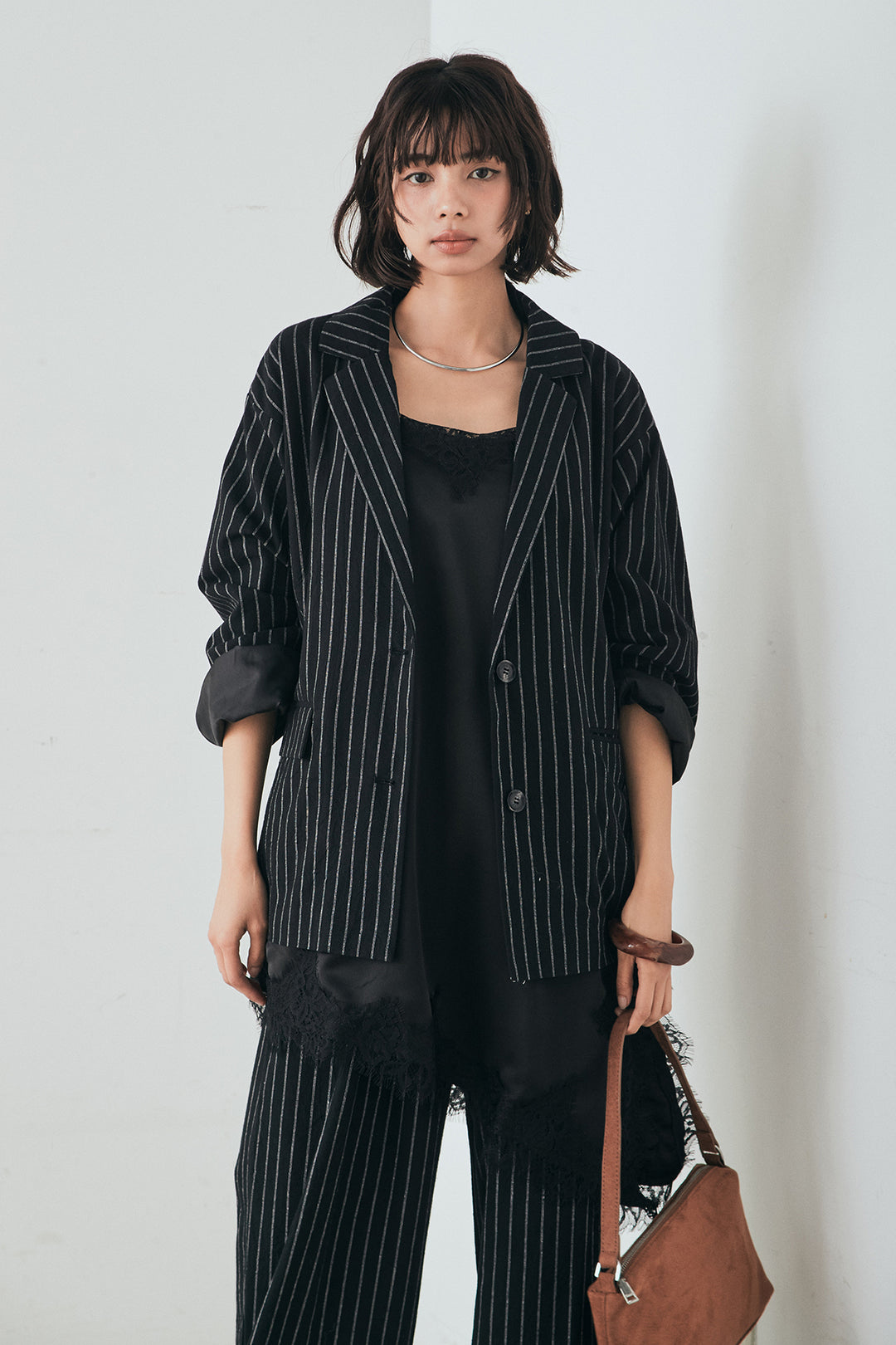 [SET]リネンライクストライプテーラードジャケット+リネンライクストライプタックイージーパンツ+サテンレースアシメキャミ(3set)
