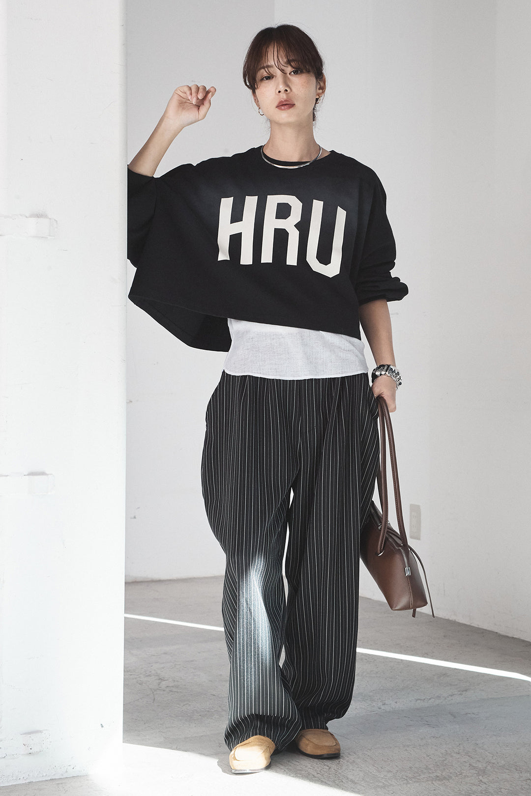 [SET]ビッグロゴHRU袖ボリュームトップス+リブシアークルーネック長袖トップス(2set)