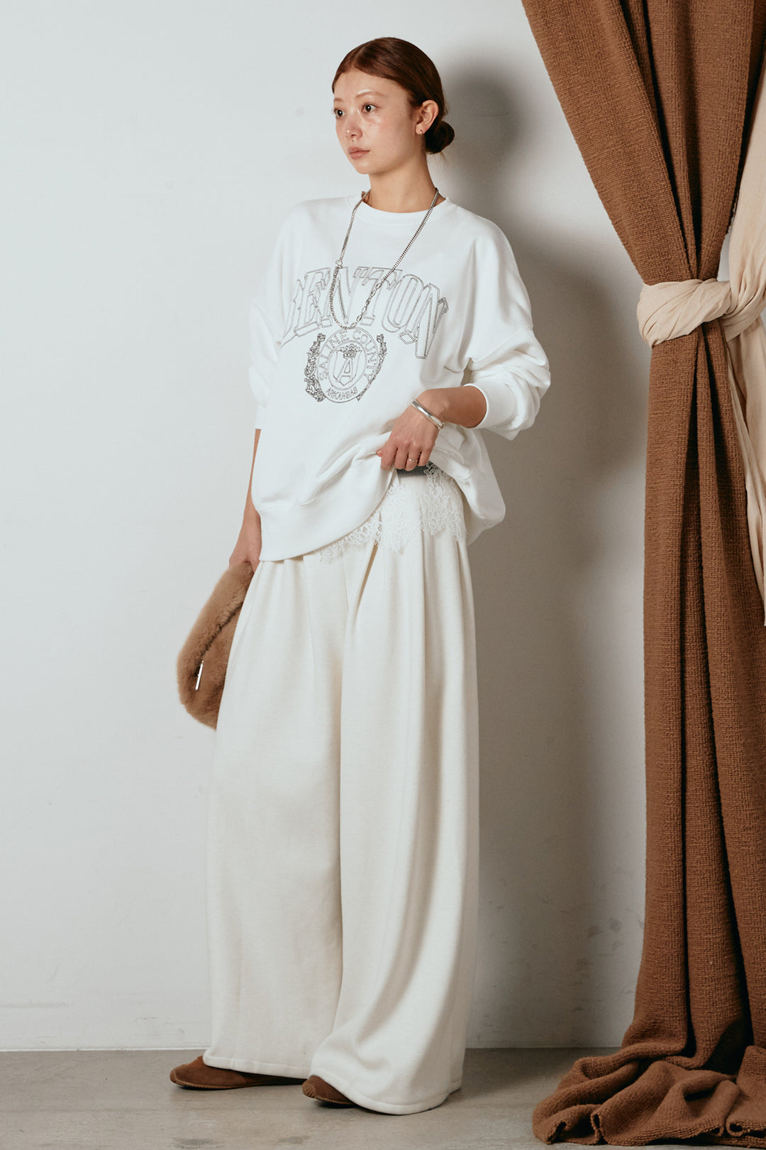 [SET]フロントロゴスウェットプルオーバー+フェイクレザー太ベルト付きタックワイドパンツ(2set)