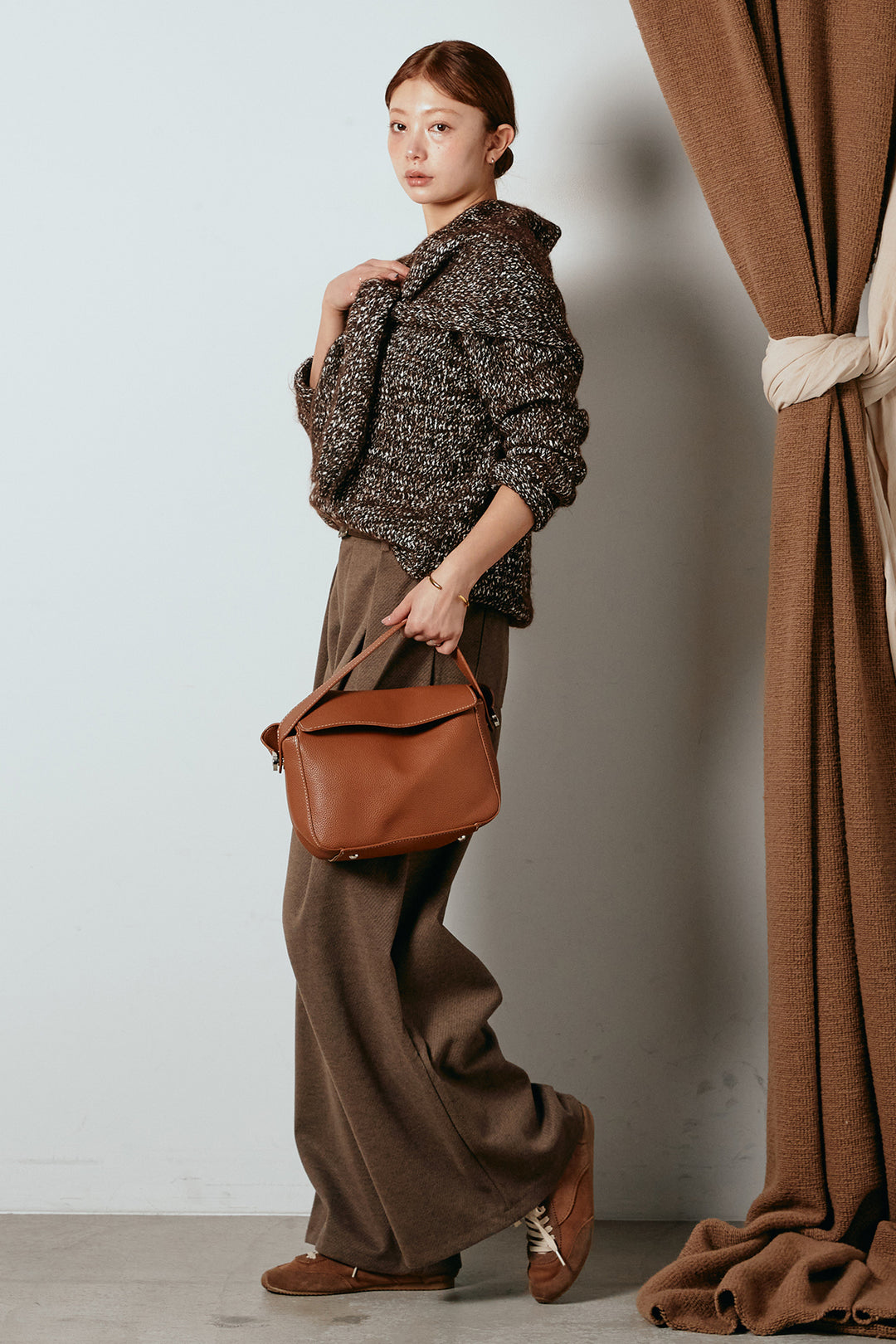 [SET]スカーフ付きミックスニットトップス+細ベルト付き起毛タックワイドパンツ(2set)