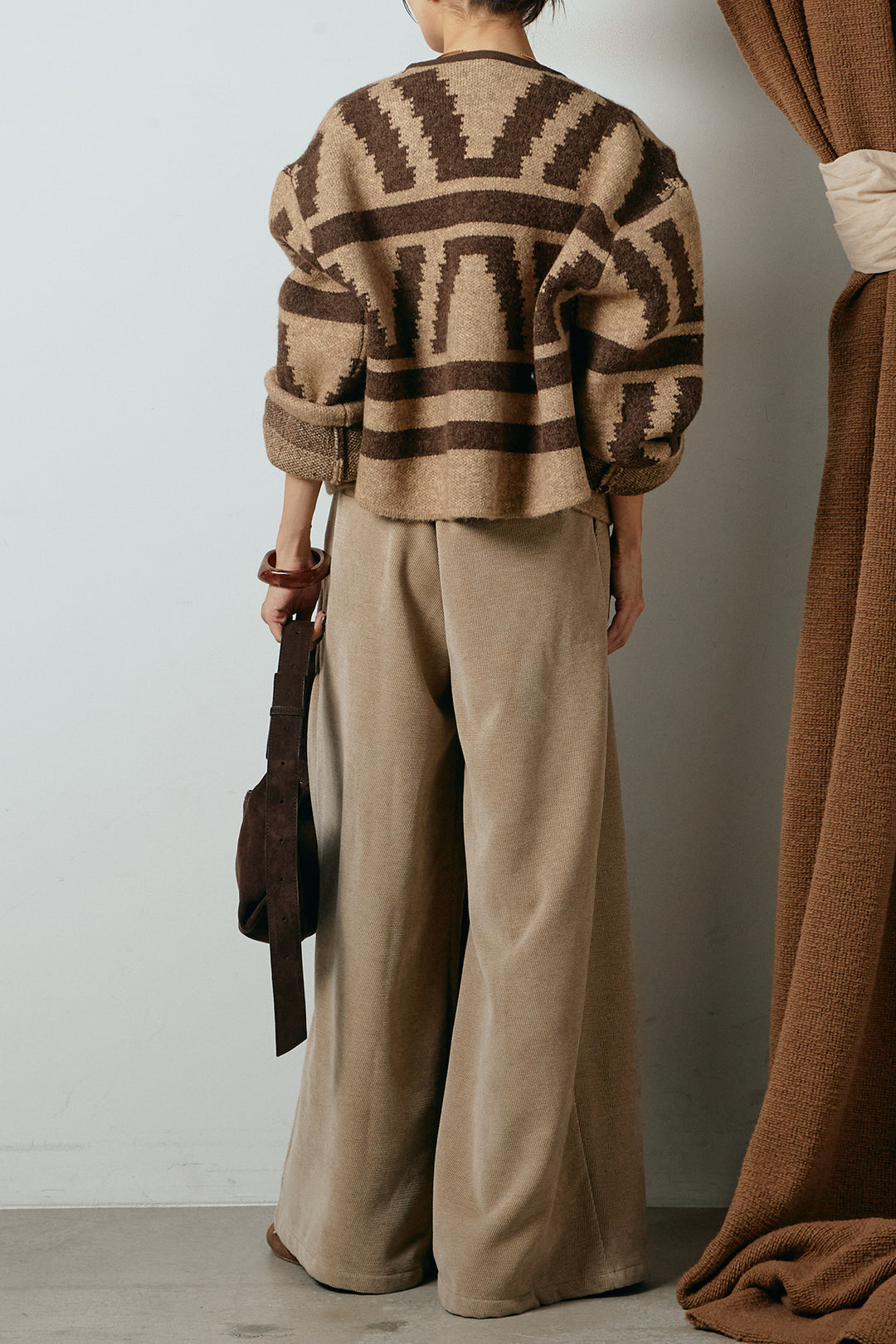 [SET]ノーカラー幾何学模様アウター+ベルトループコーデュロイワイドパンツ(2set)