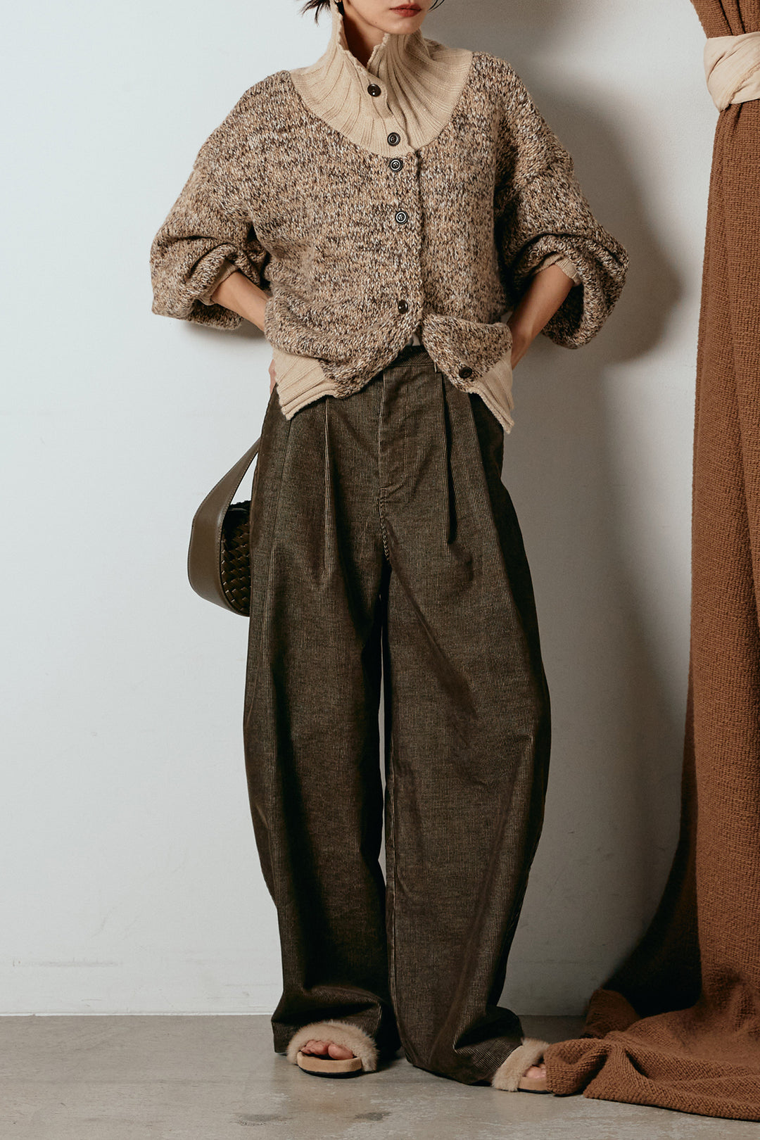 [SET]ハイネックミックスニットカーディガン+フロントタック入りコーデュロイパンツ(2set)