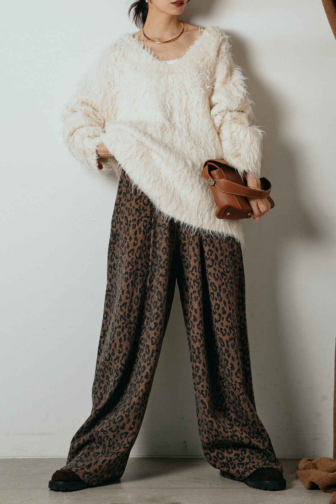 [SET]深Vネックシャギーニットトップス+リラックスレオパード柄ワイドパンツ(2set)