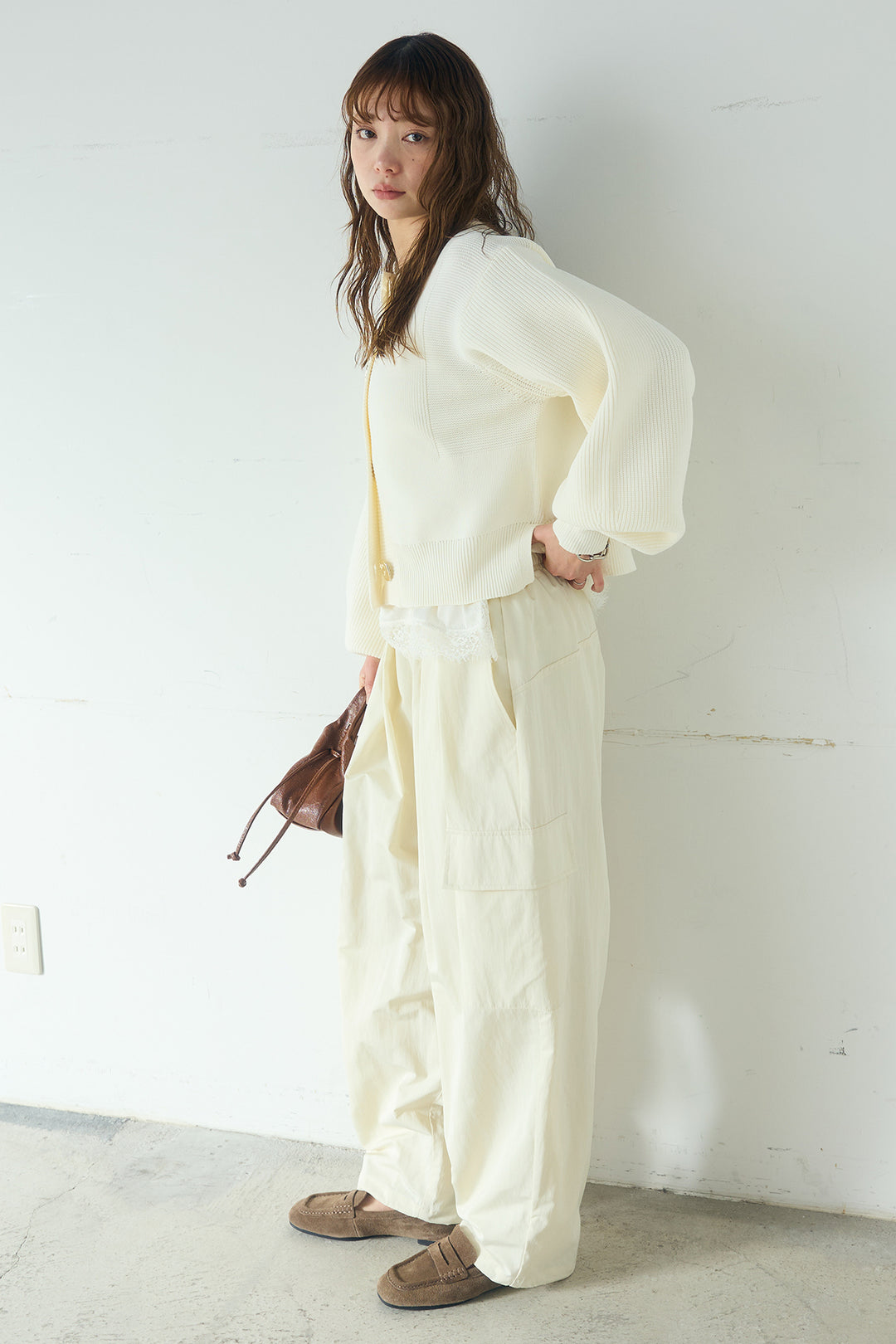 [SET]スポンディッシュBIGボタンクルーネックカーディガン+ブロード切り替えぺプラムタンク(2set)