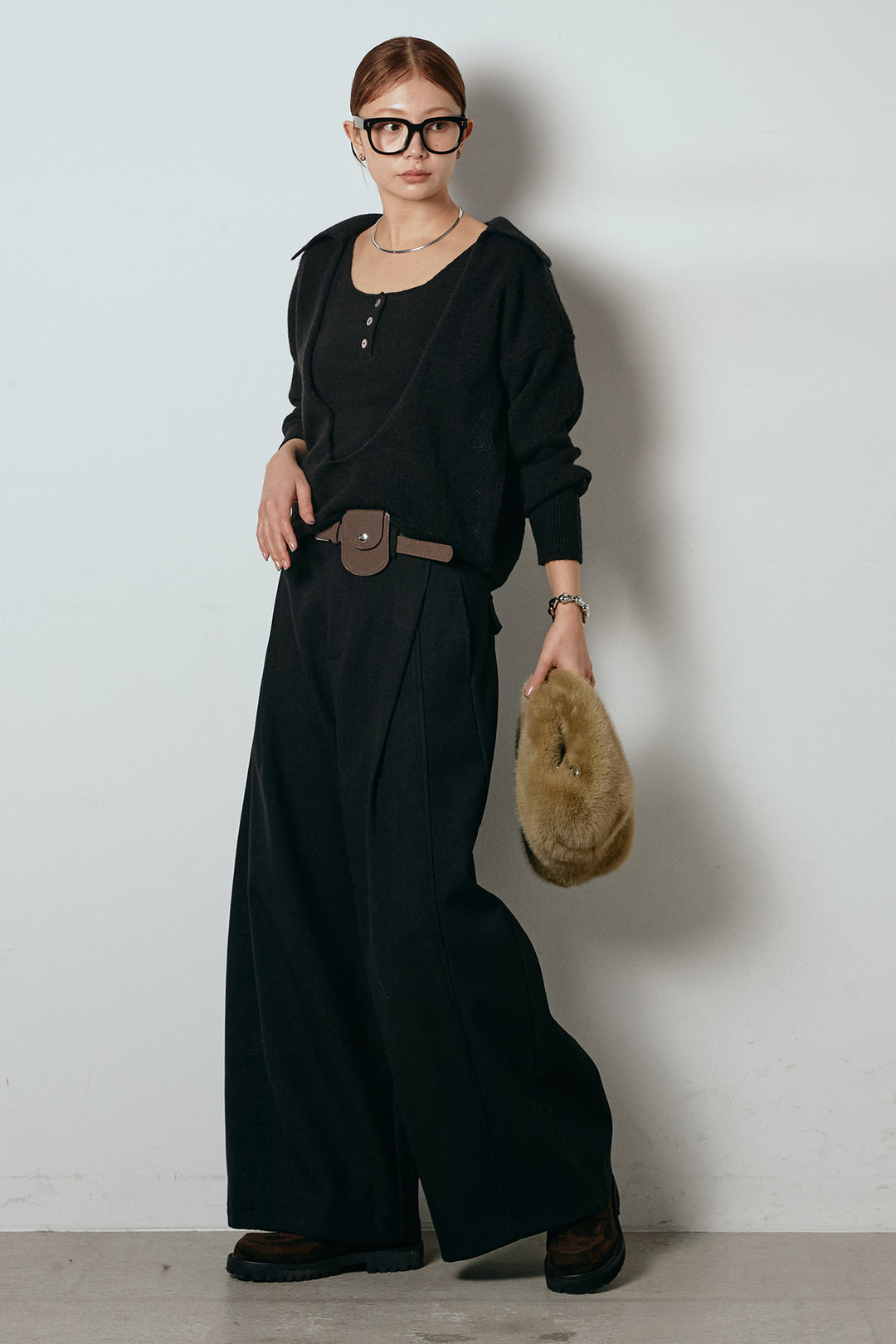 [SET]襟付きレイヤードニットトップス+ポーチベルト付きカーブパンツ(2set)