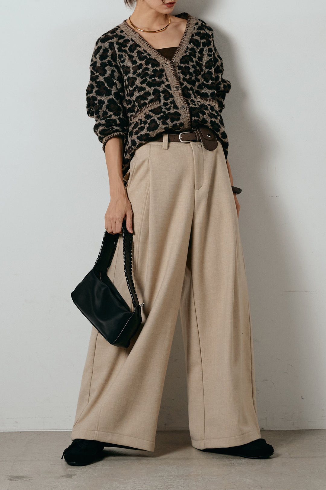 [SET]ステッチデザインレオパードニットカーディガン+ポーチベルト付きカーブパンツ(2set)