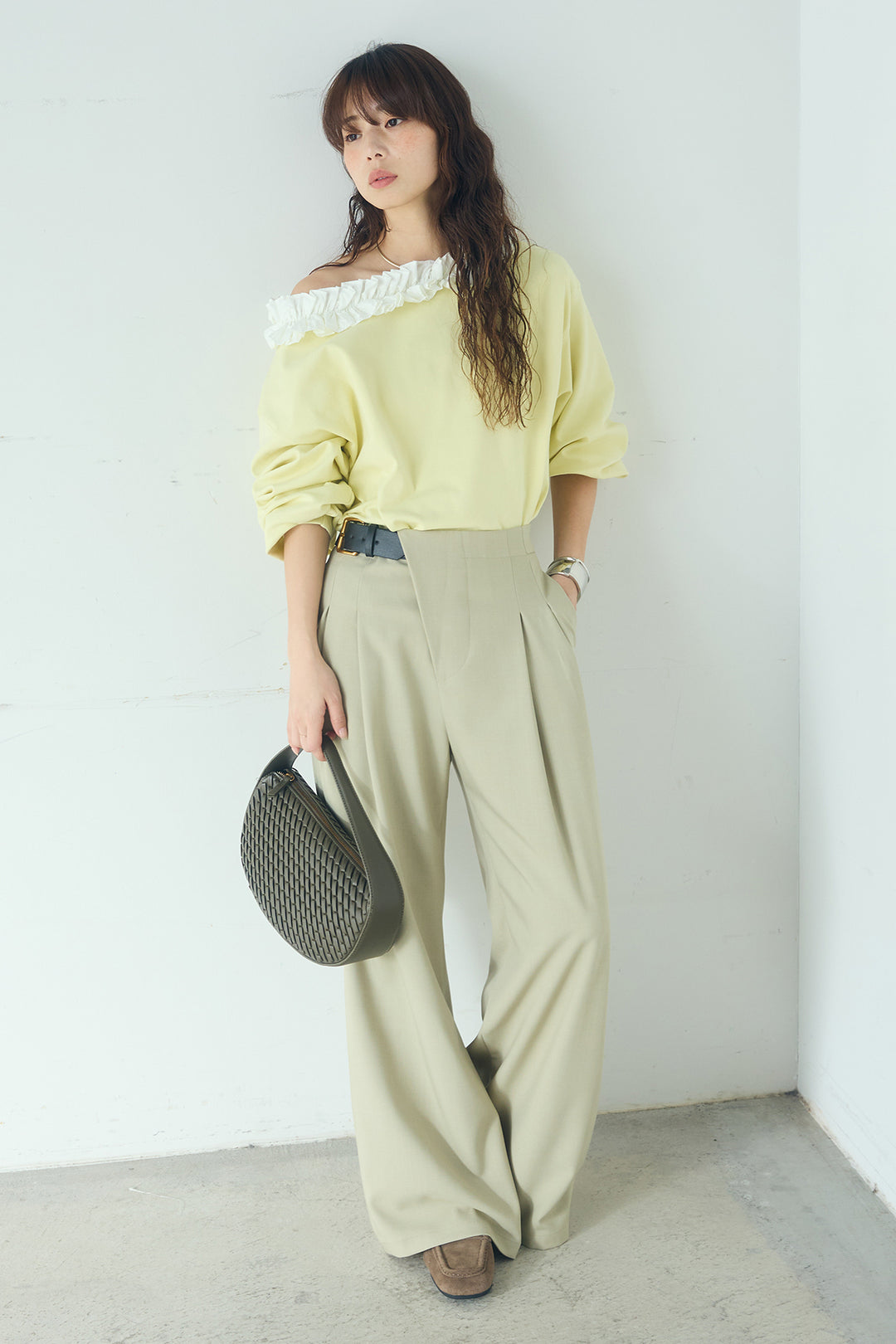 [SET]ネックギャザーフリルスウェット+サイドベルトタック入りスラックス(2set)