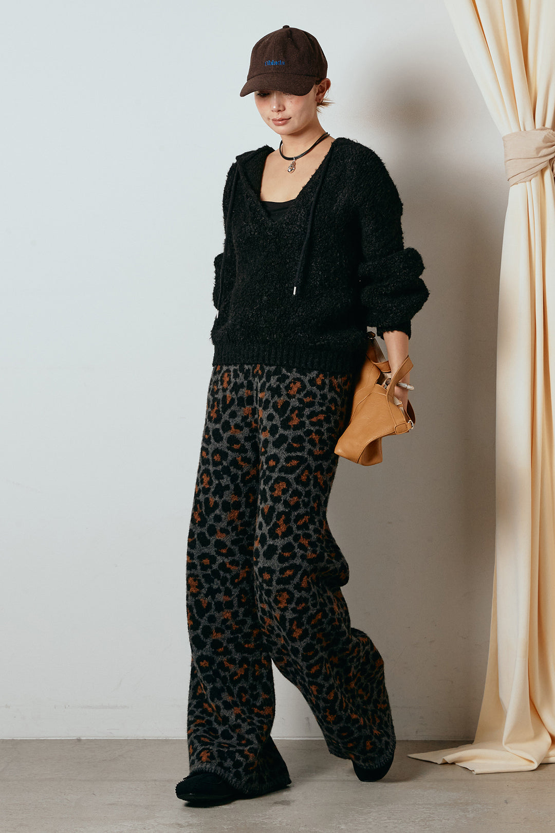 [SET]ブークレキーネックプルオーバー+リラックスレオパード柄ニットパンツ(2set)