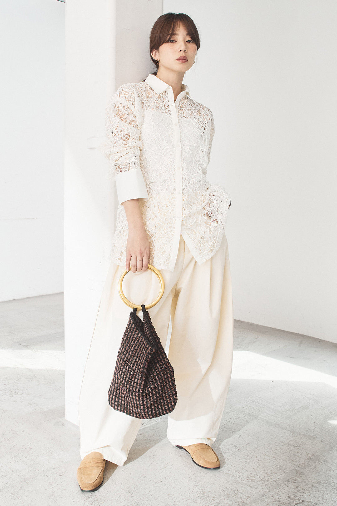 [SET]刺繍レースオーバーサイズシャツ+合繊ツイルパイピングタックカーブパンツ(2set)