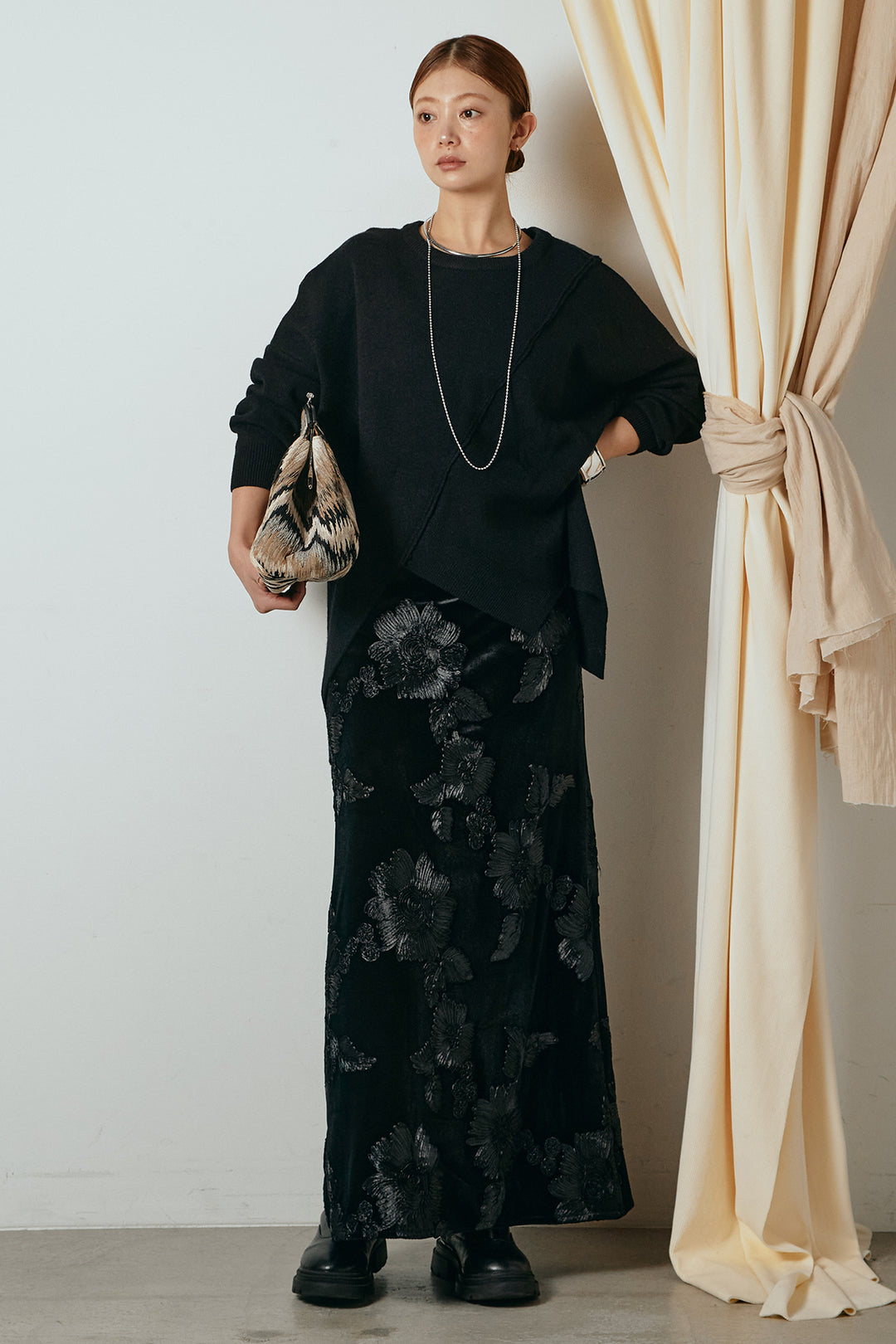 [SET]アシンメトリーデザインニットトップス+フラワー刺繍ワイドスカート(2set)