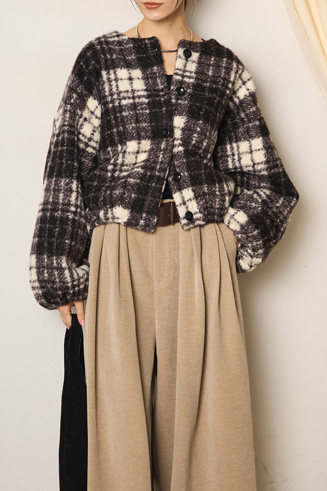 [SET]ノーカラーチェック柄ボアブルゾン+ベルトループコーデュロイワイドパンツ(2set)