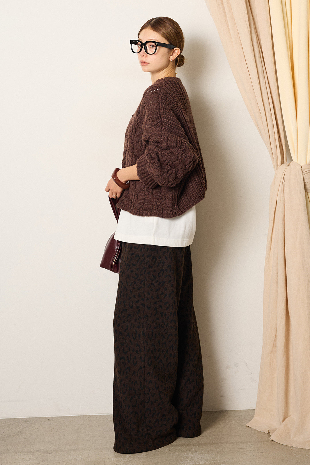 [SET]ケーブルリラックスショートニット+箔プリントBIGシルエットロングスリーブTシャツ+レオパードジャガードニットパンツ(3set)