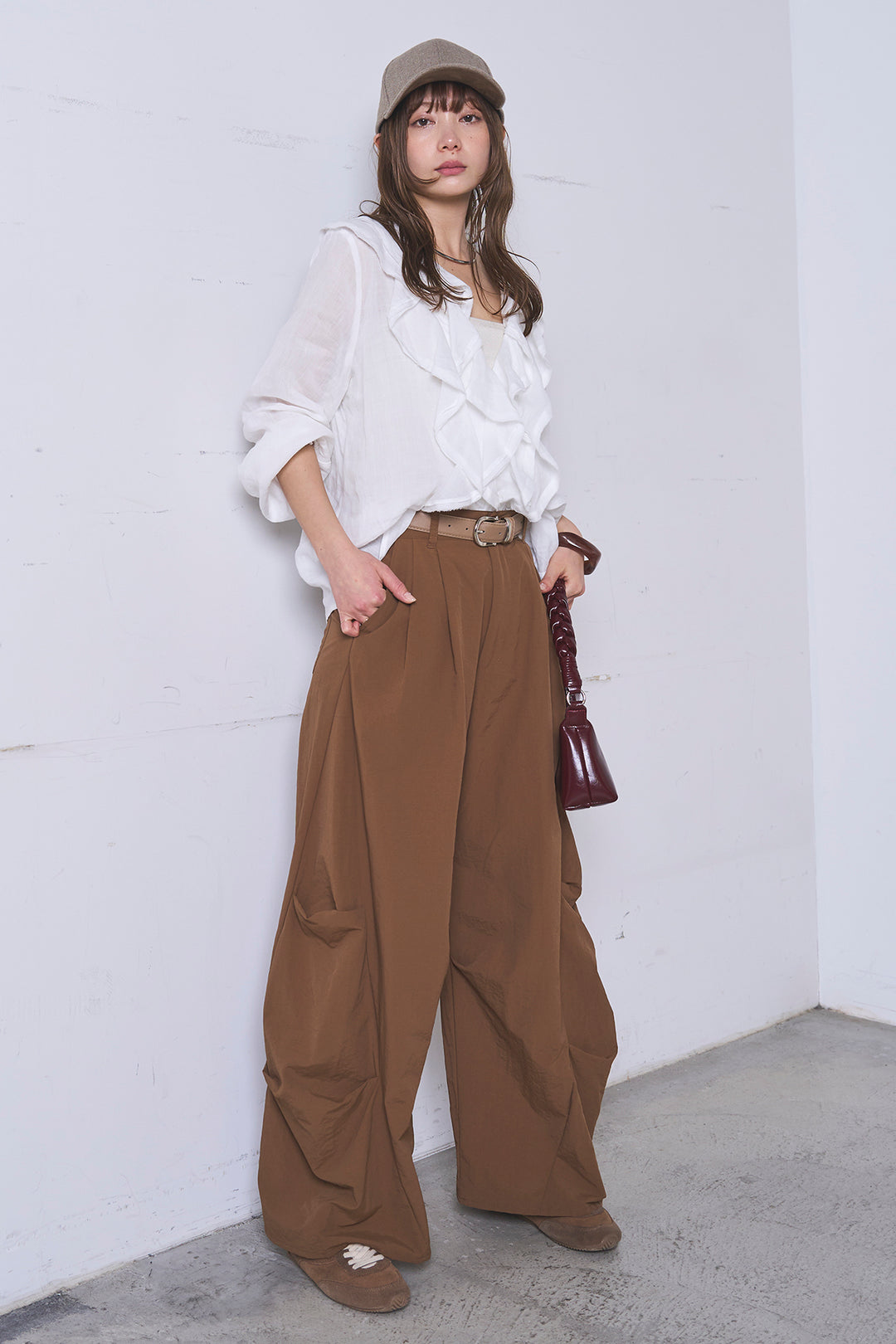 [SET]フリルボタンブラウス+ドライタフタタックバレルパンツ(2set)