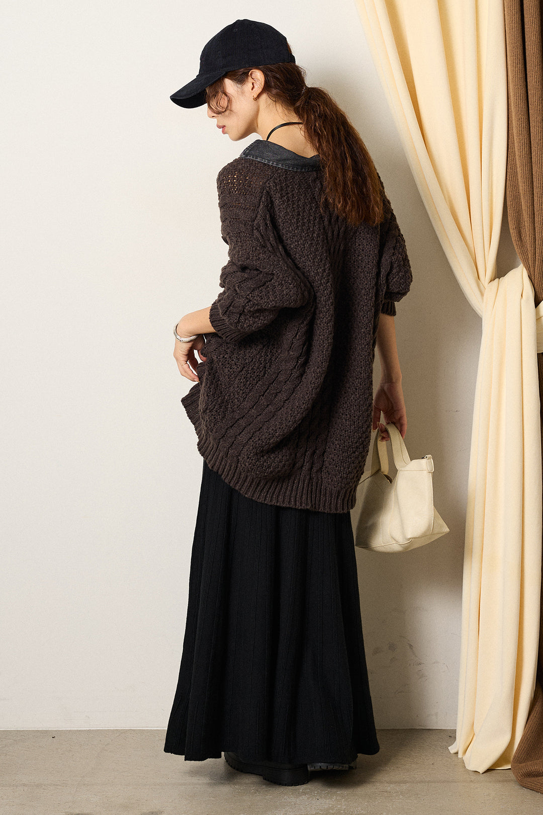 [SET]デニムカラーケーブルオーバーニット+編み地切り替えフレアニットスカート(2set)