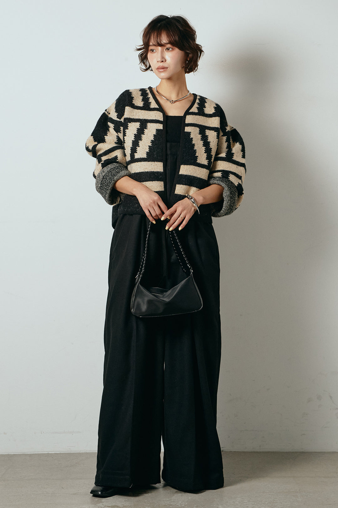 [SET]ノーカラー幾何学模様アウター+ウール混フランネルワイドサロペット(2set)