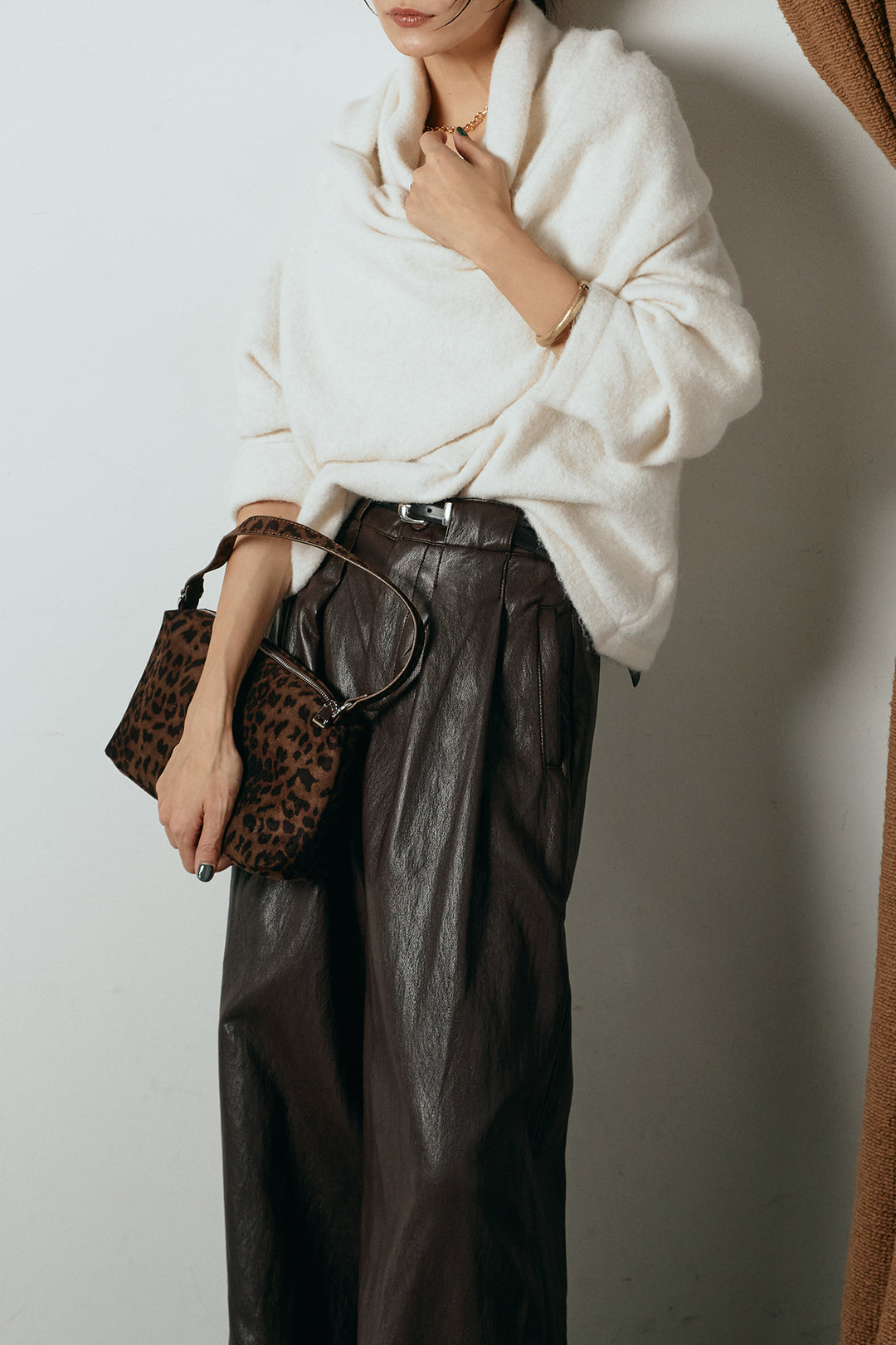 [SET]ネック巻きデザインニットトップス+ベルト付きレザーライクタックパンツ(2set)