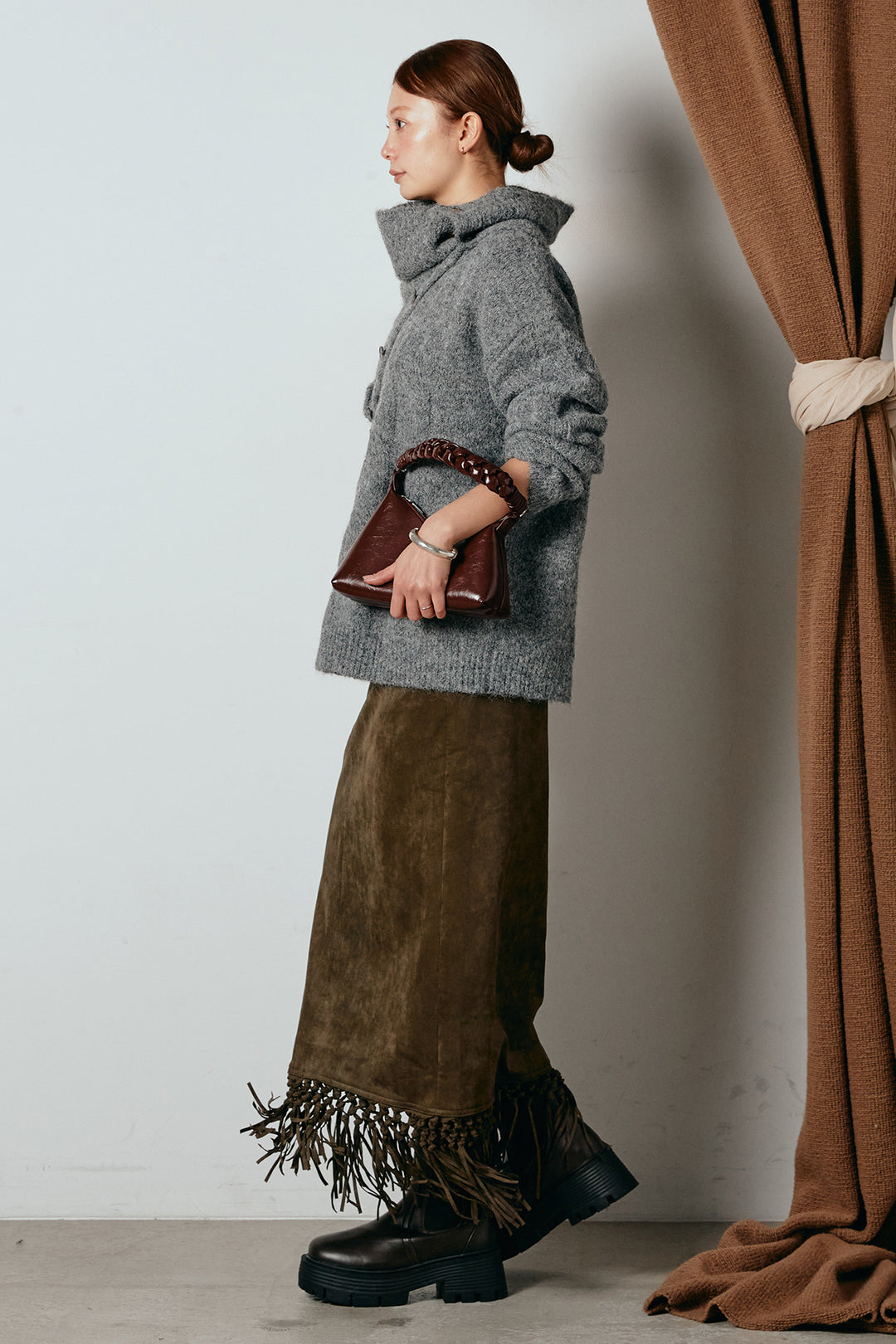 [SET]ケープデザインケーブルニットトップス+スウェードライク裾フリンジスカート(2set)