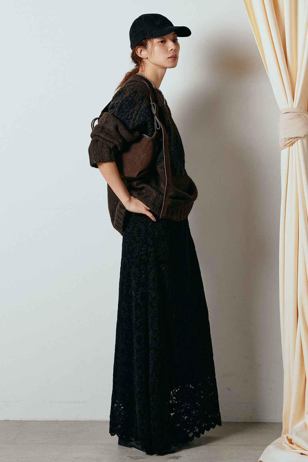 [SET]モノトーン柄ニットトップス+花柄刺繍ベロアフレアスカート(2set)