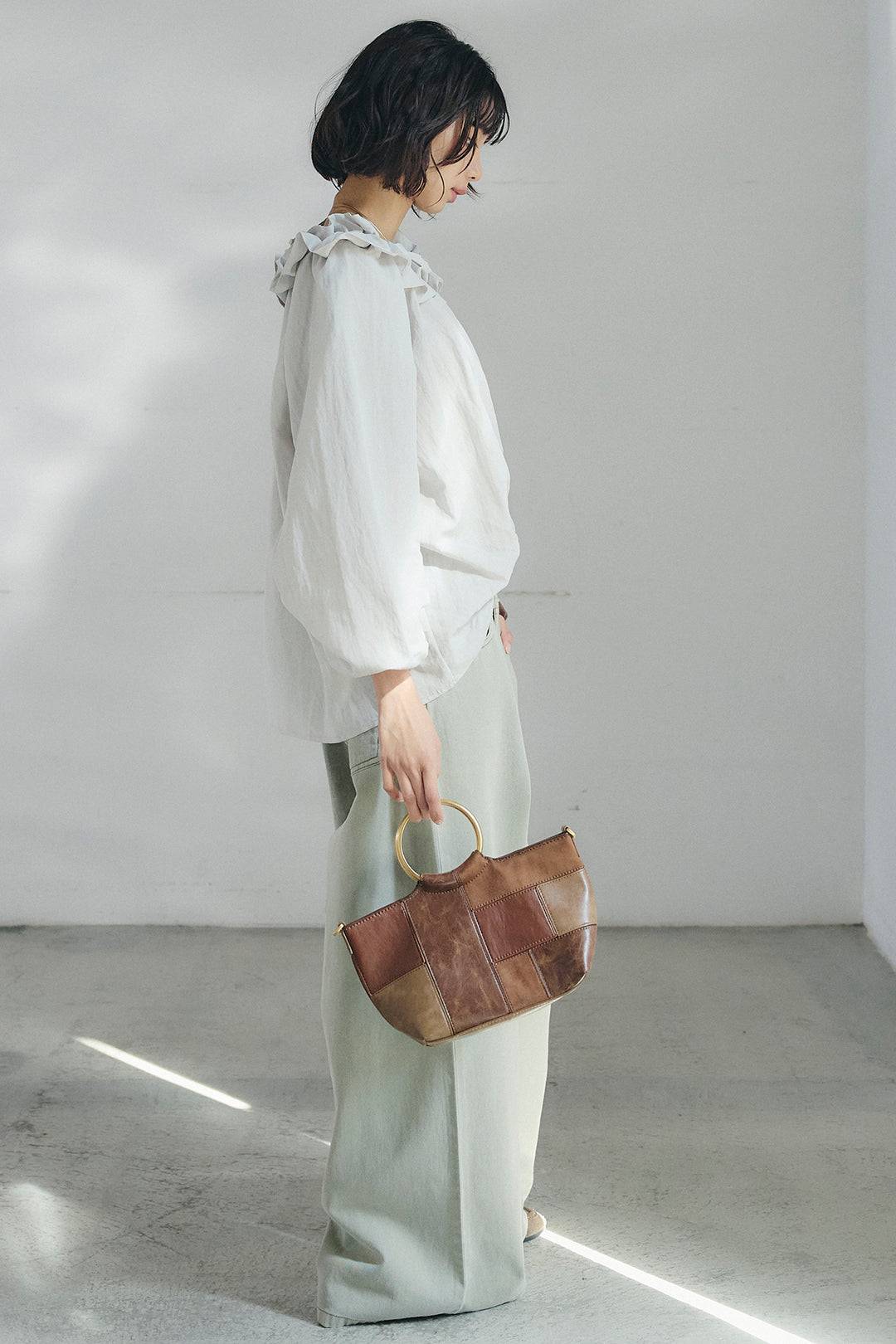 [SET]ネックフリルデザインブラウス+ウエスト裁ち切りデニムワイドパンツ(2set)