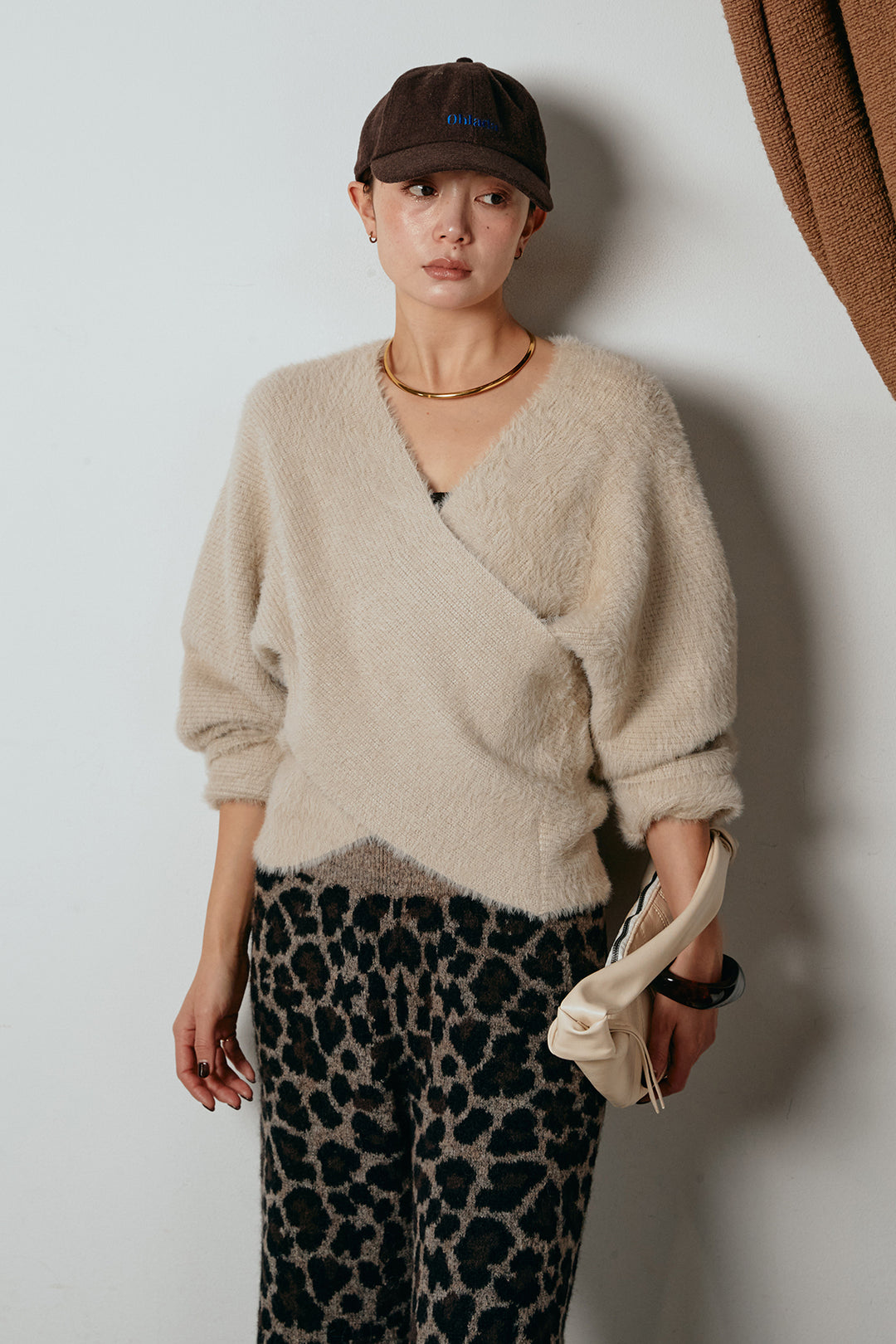 [SET]シャギーカシュクールニットトップス+リラックスレオパード柄ニットパンツ(2set)