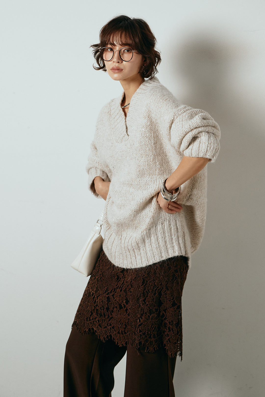 [SET]Vネックラメニットトップス+レース刺繍レイヤードフレアパンツ(2set)