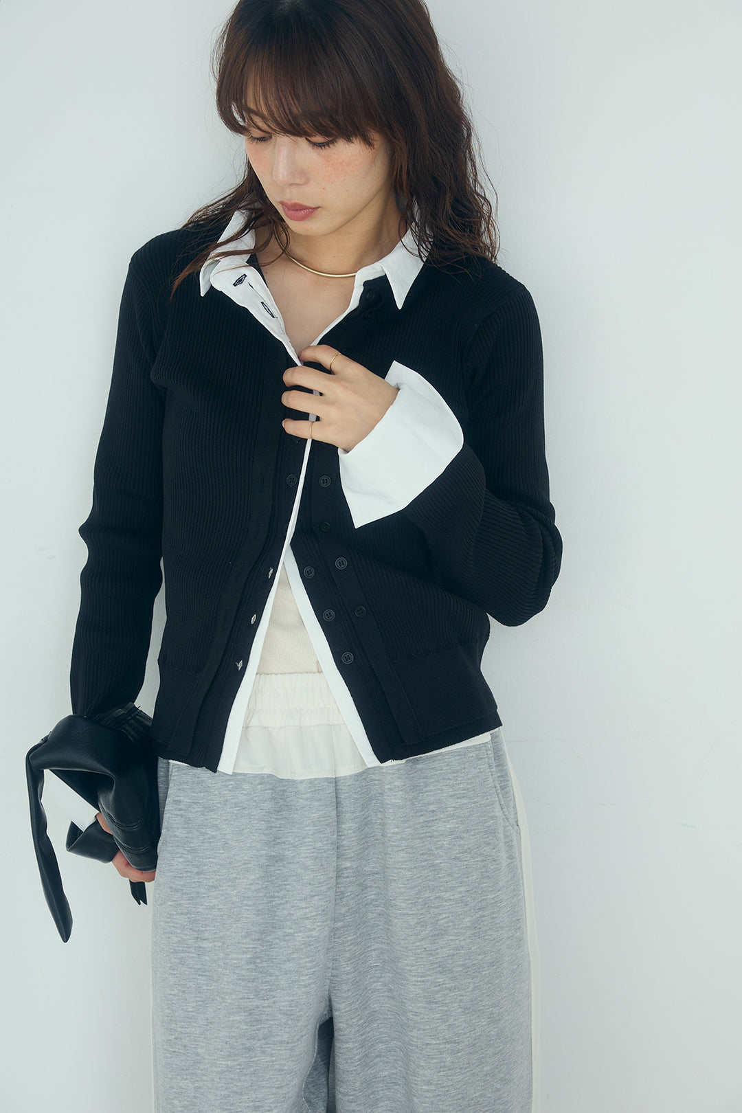 [SET]シャツドッキングボタンニットカーディガン+異素材切り替えスウェットパンツ(2set)