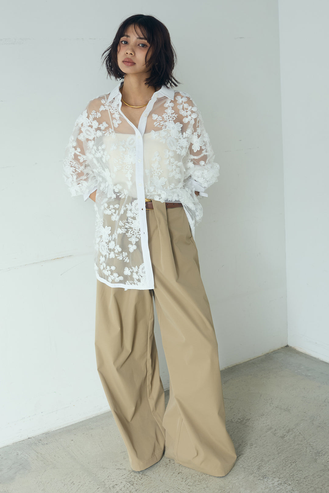 [SET]立体フラワー刺繍レースシャツ+ベルトループデザインハイウエストタックパンツ(2set)