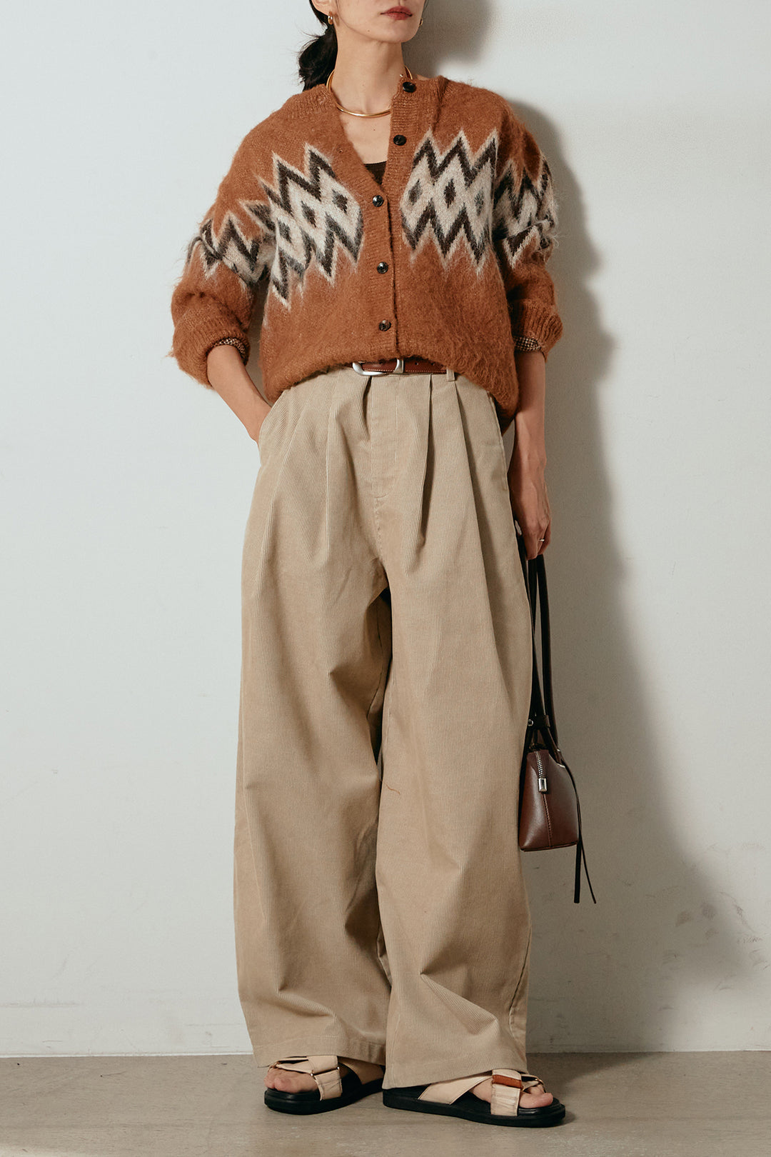 [SET]起毛ノルディック柄ニットカーディガン+フロントタック入りコーデュロイパンツ(2set)