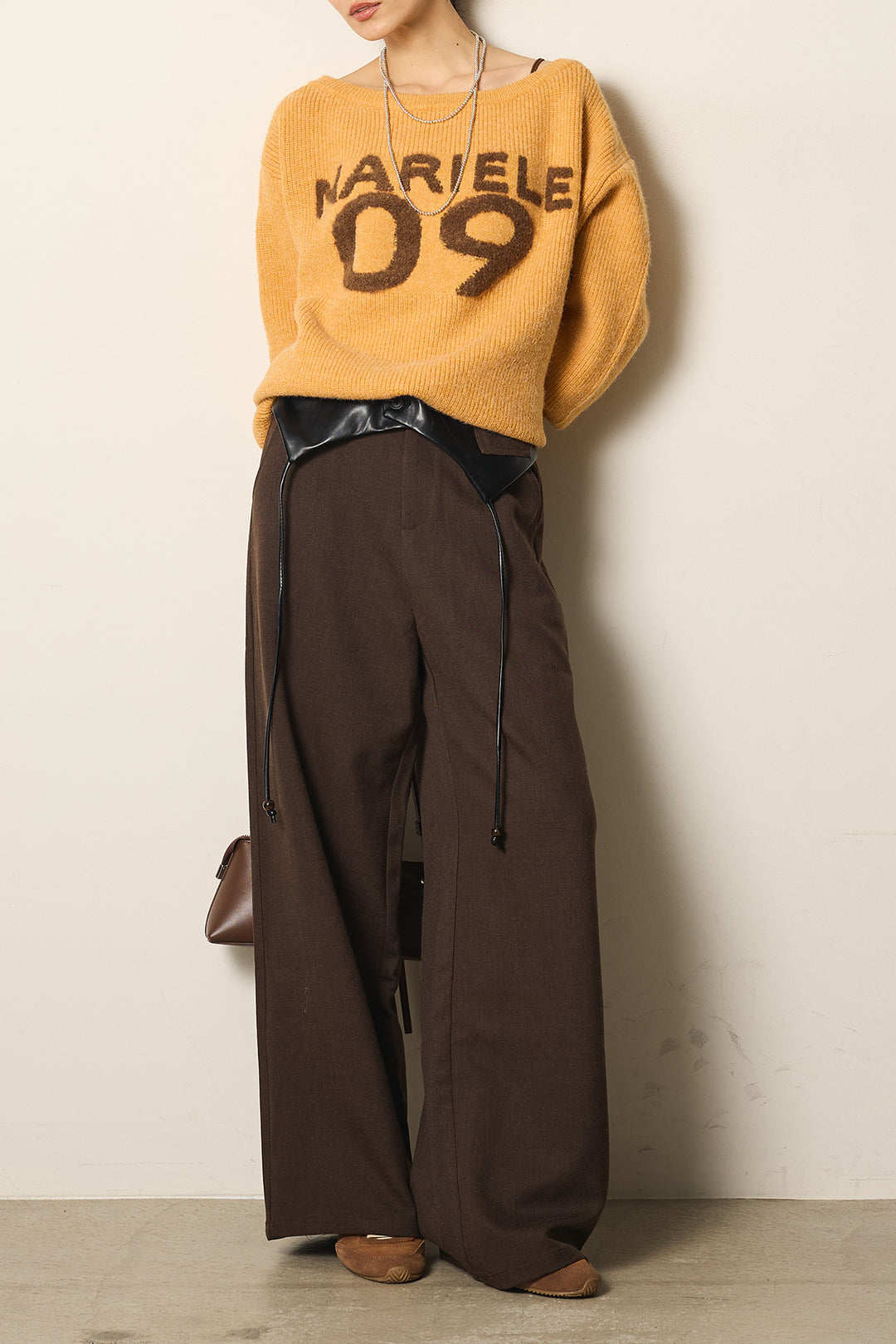 [SET]フロントロゴニットトップス+フェイクレザーウエスト折り返しデザインパンツ(2set)