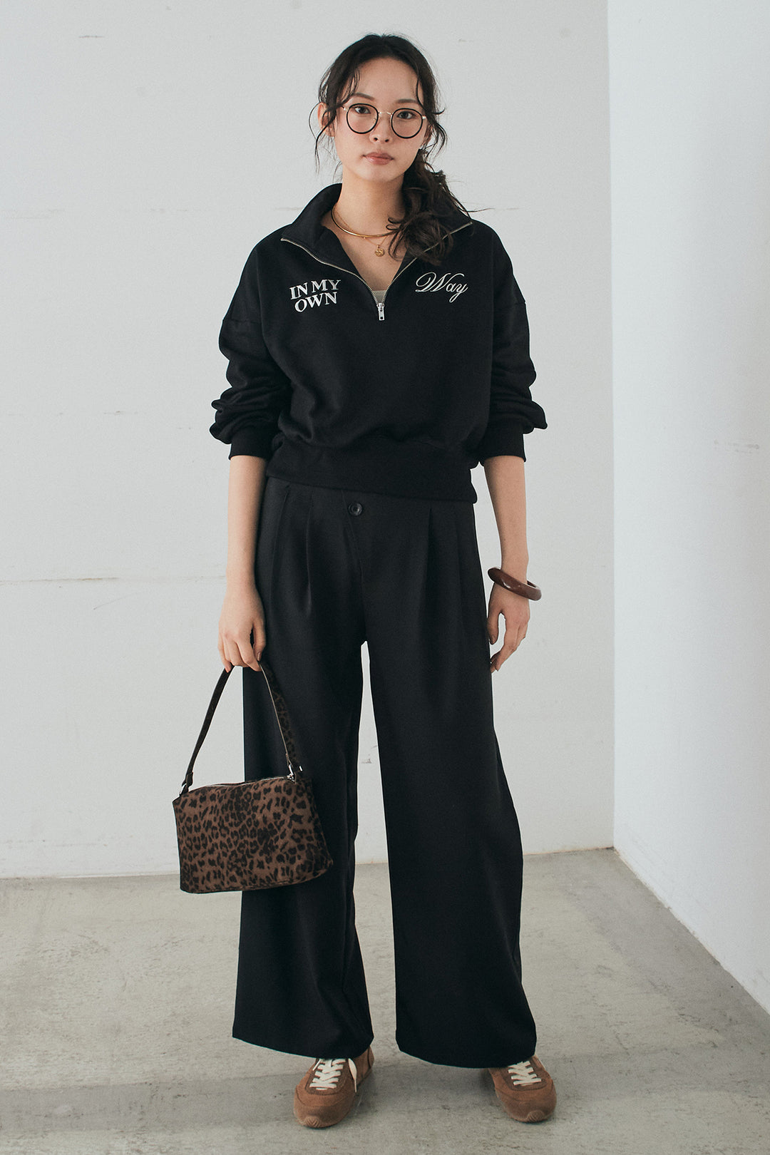 [SET]裏毛ロゴ刺繍ハーフZIPスウェット+斜めボタンタック入りスラックス(2set)