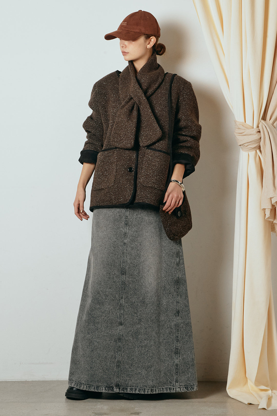 [SET]ノーカラーマフラーバッグ付きアウター+デニムロングフレアスカート(2set)