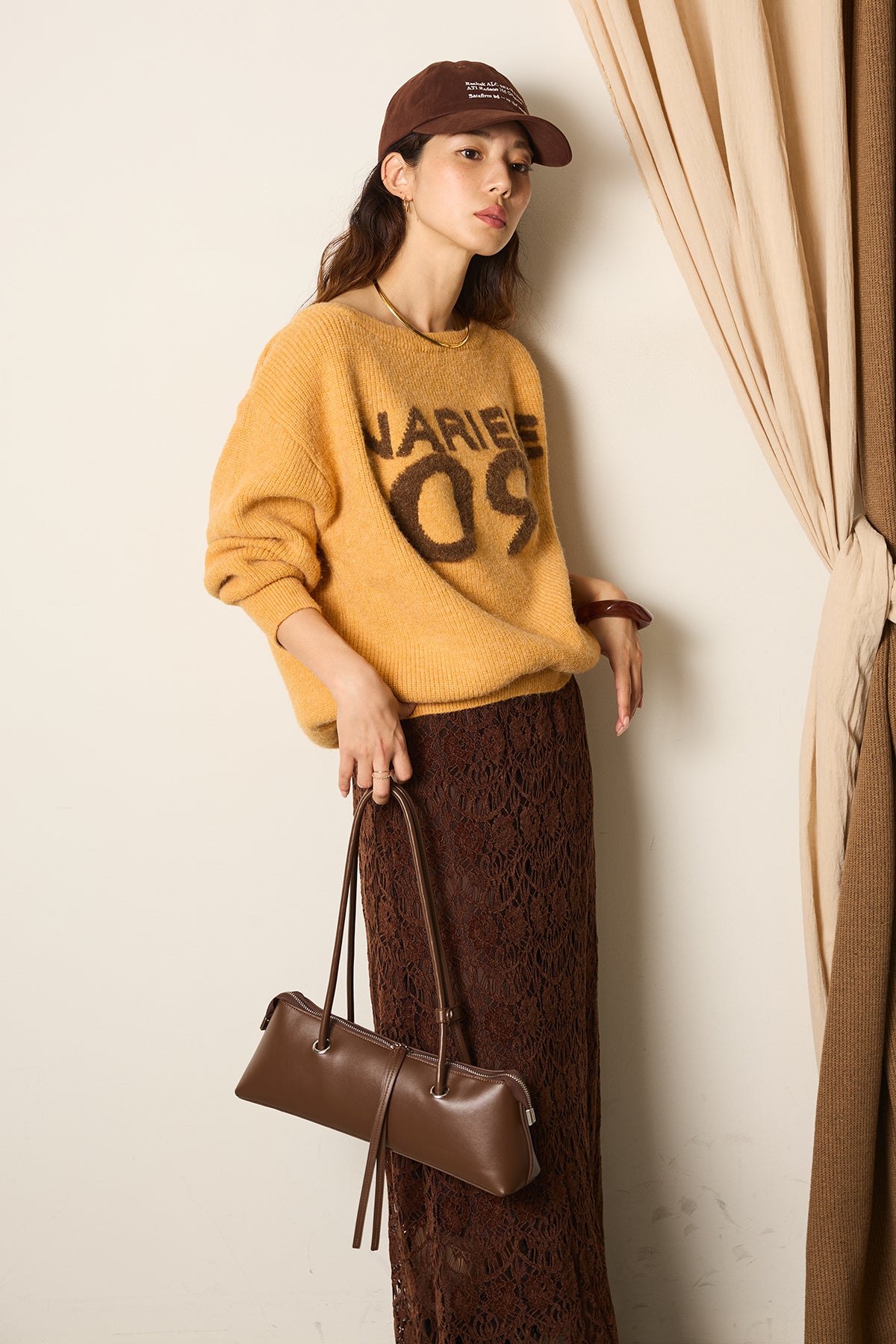 SET]フロントロゴニットトップス+レース刺繍ロングスカート(2set